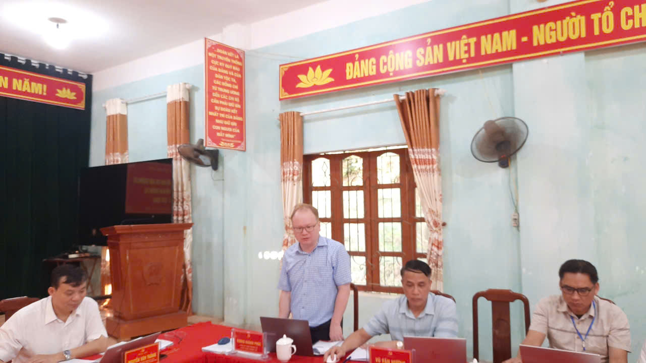 ĐOÀN KIỂM TRA, GIÁM SÁT SỐ 565 CỦA BAN THƯỜNG VỤ TỈNH ỦY LÀM VIỆC VỚI BAN THƯỜNG VỤ ĐẢNG ỦY XÃ GIÁP TRUNG