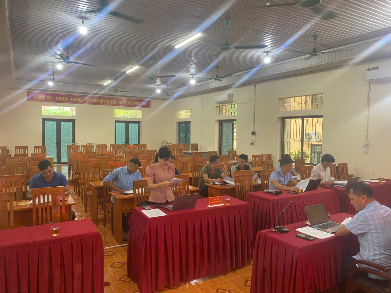 Họp về thu gom r&aacute;c thải 6 th 8 nhung.jpg