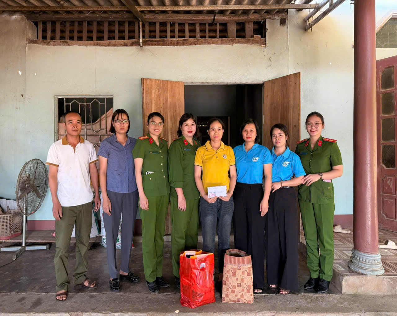  TRAO YÊU THƯƠNG – GỬI TRỌN NGHĨA TÌNH NHÂN NGÀY 20/10 