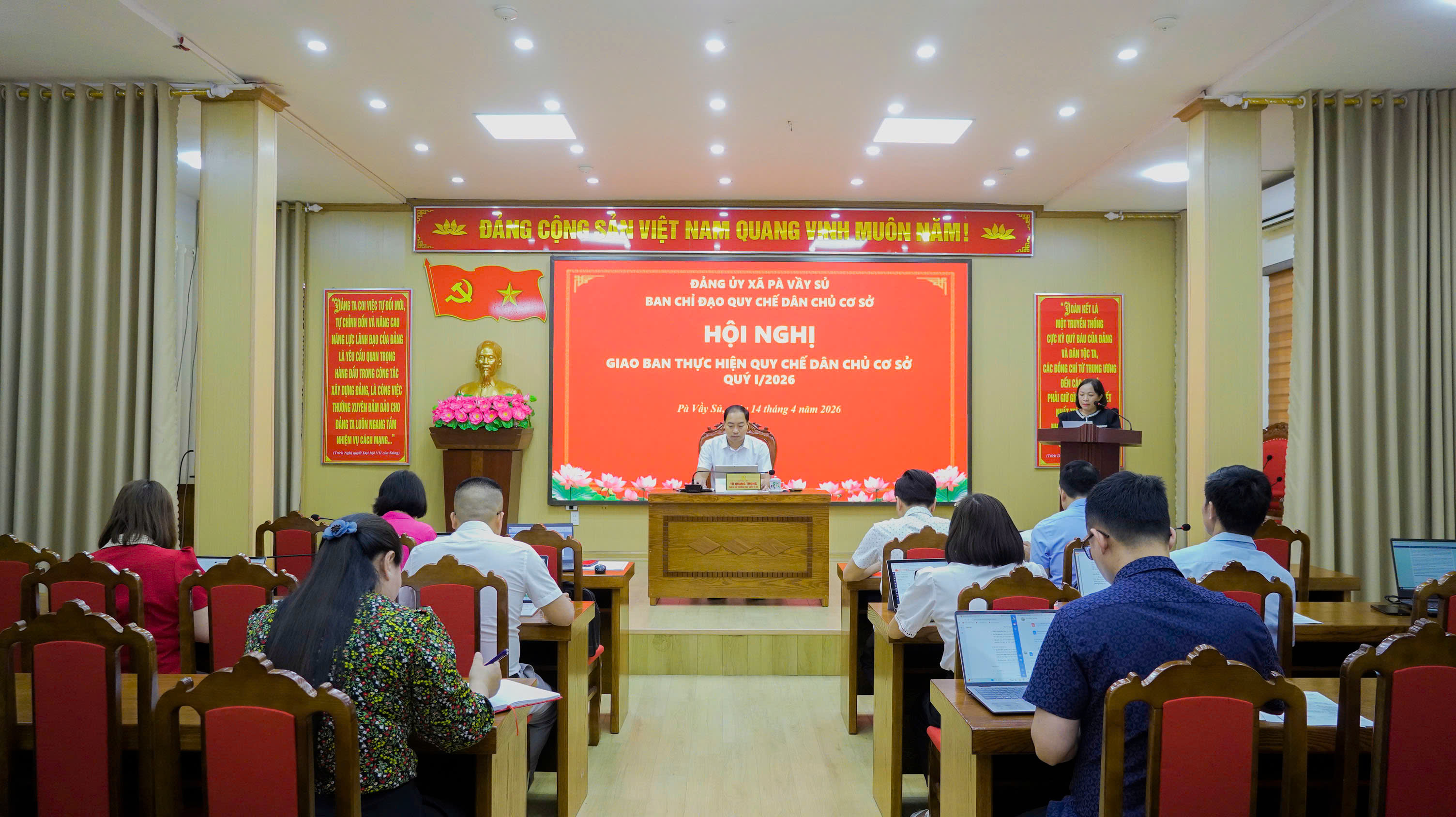 Hn quy chế d&acirc;n chủ (1).jpg