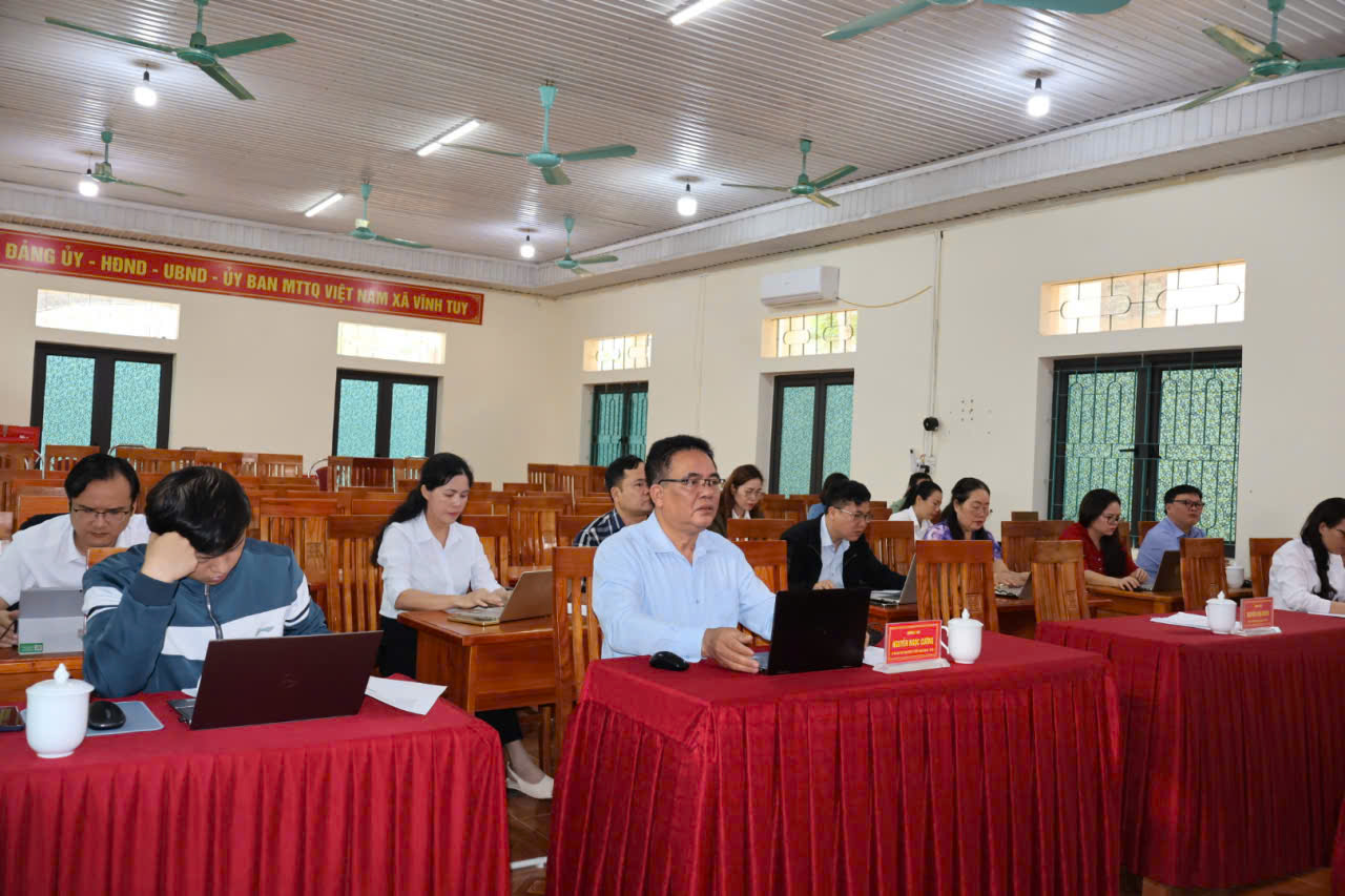 Họp s&aacute;ng 192.jpg