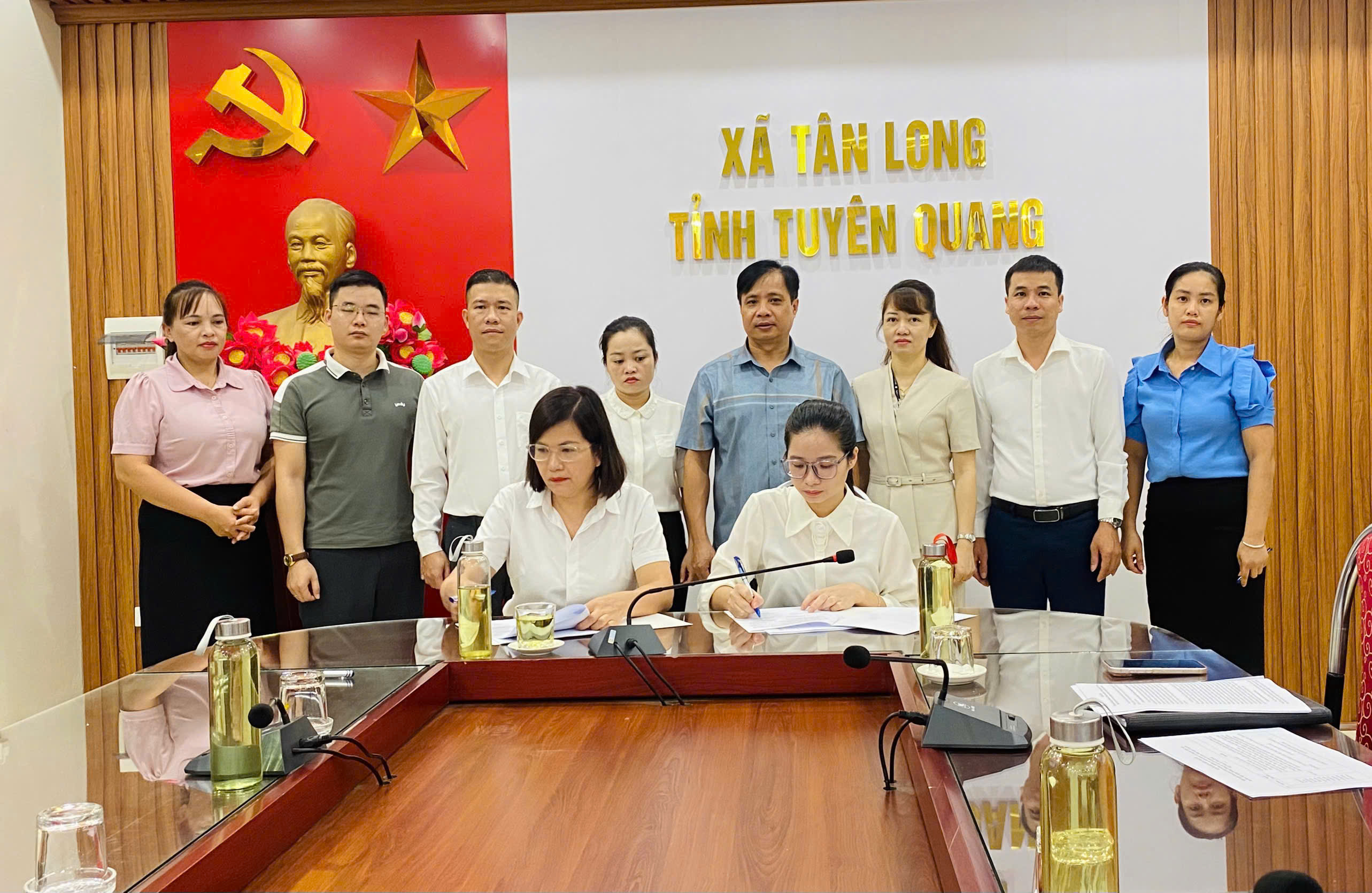 ĐẢNG ỦY XÃ TÂN LONG TỔ CHỨC HỘI NGHỊ BÀN GIAO CÔNG TÁC DÂN VẬN