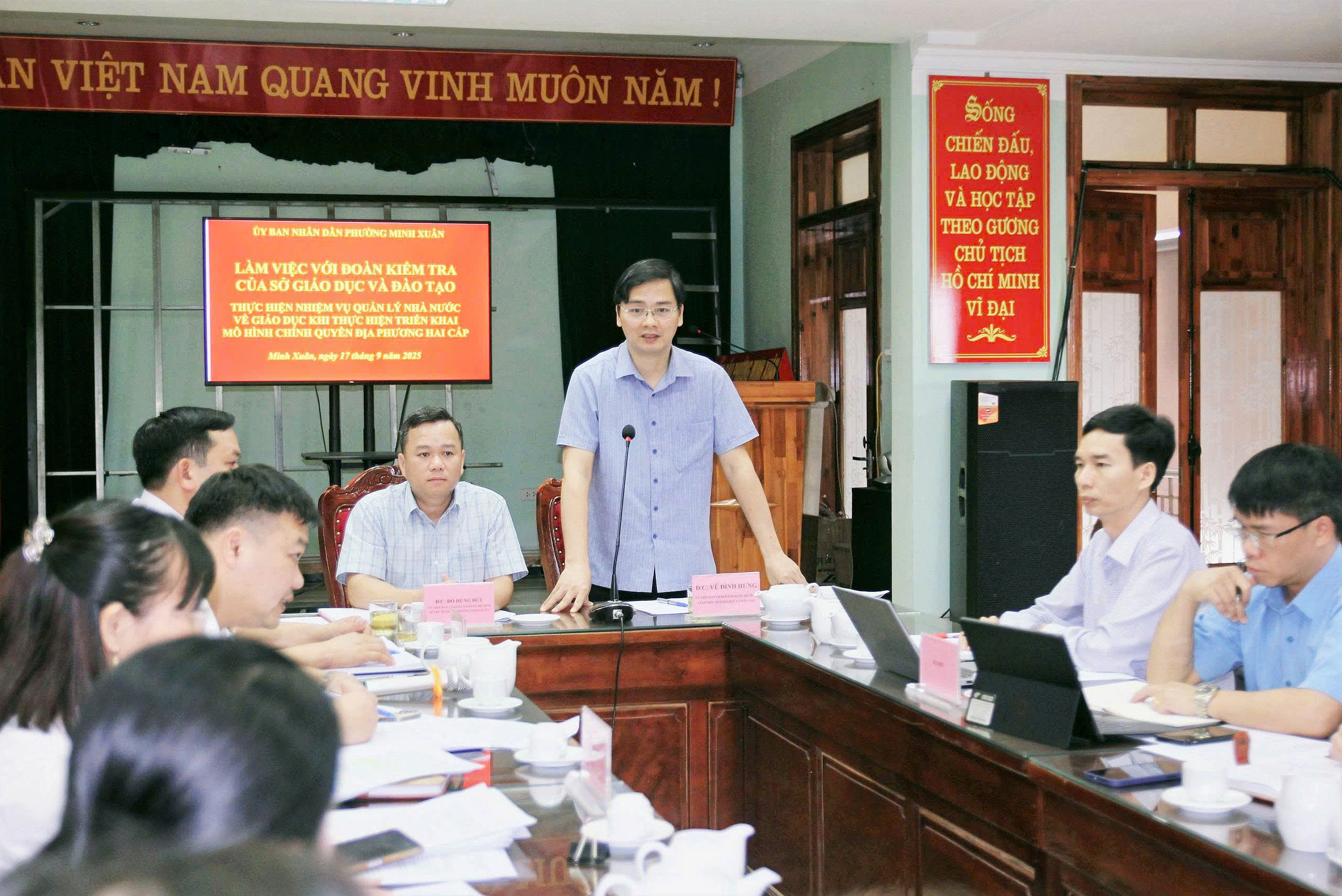 Đoàn kiểm tra của Sở giáo dục và Đào tạo làm việc với UBND phường Minh Xuân về thực hiện nhiệm vụ quản lý nhà nước về giáo dục khi thực hiện triển khai mô hình chính quyền địa phương hai cấp