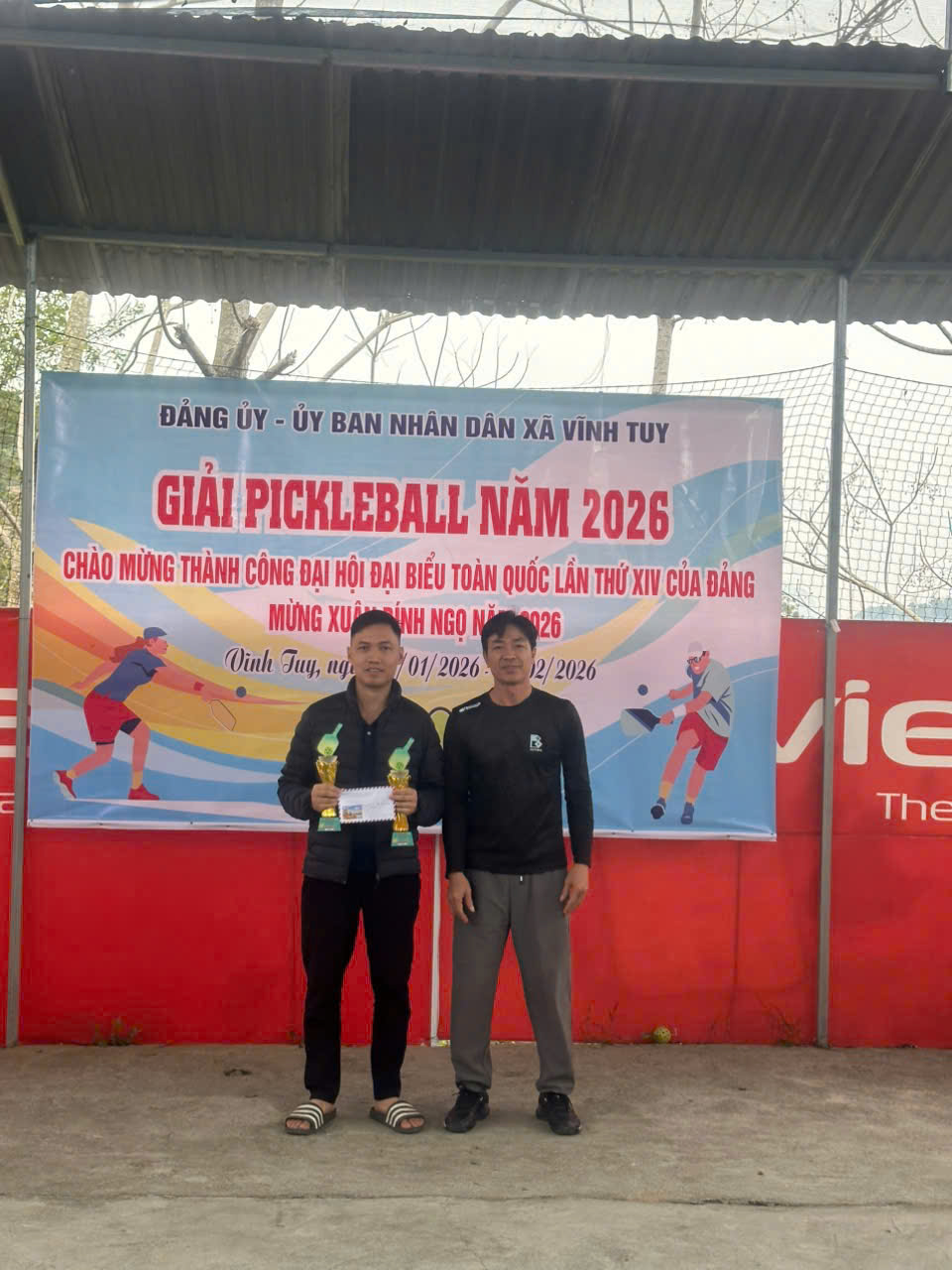 Nh&igrave; đ&ocirc;i nam.jpg