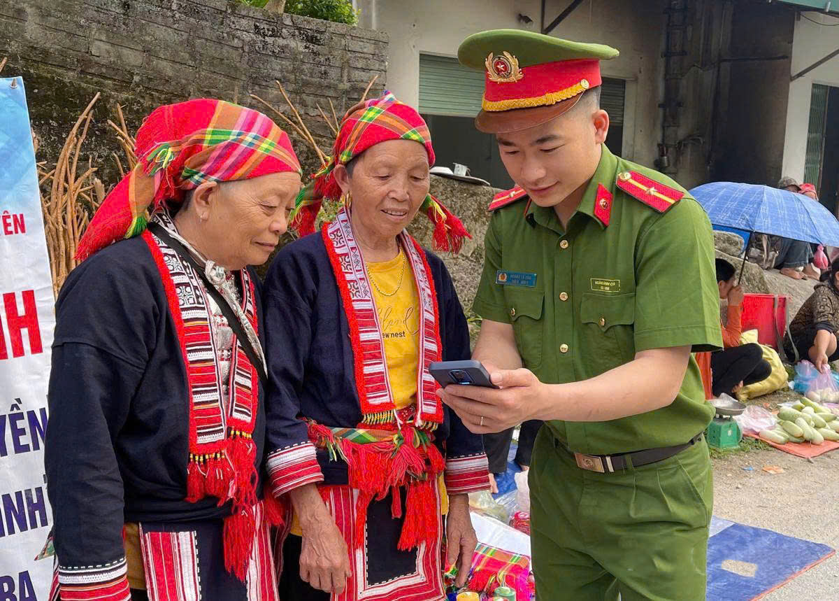 Tuyên Quang: Xây dựng “pháo đài” giữ bình yên từ sớm, từ xa nơi địa đầu biên giới