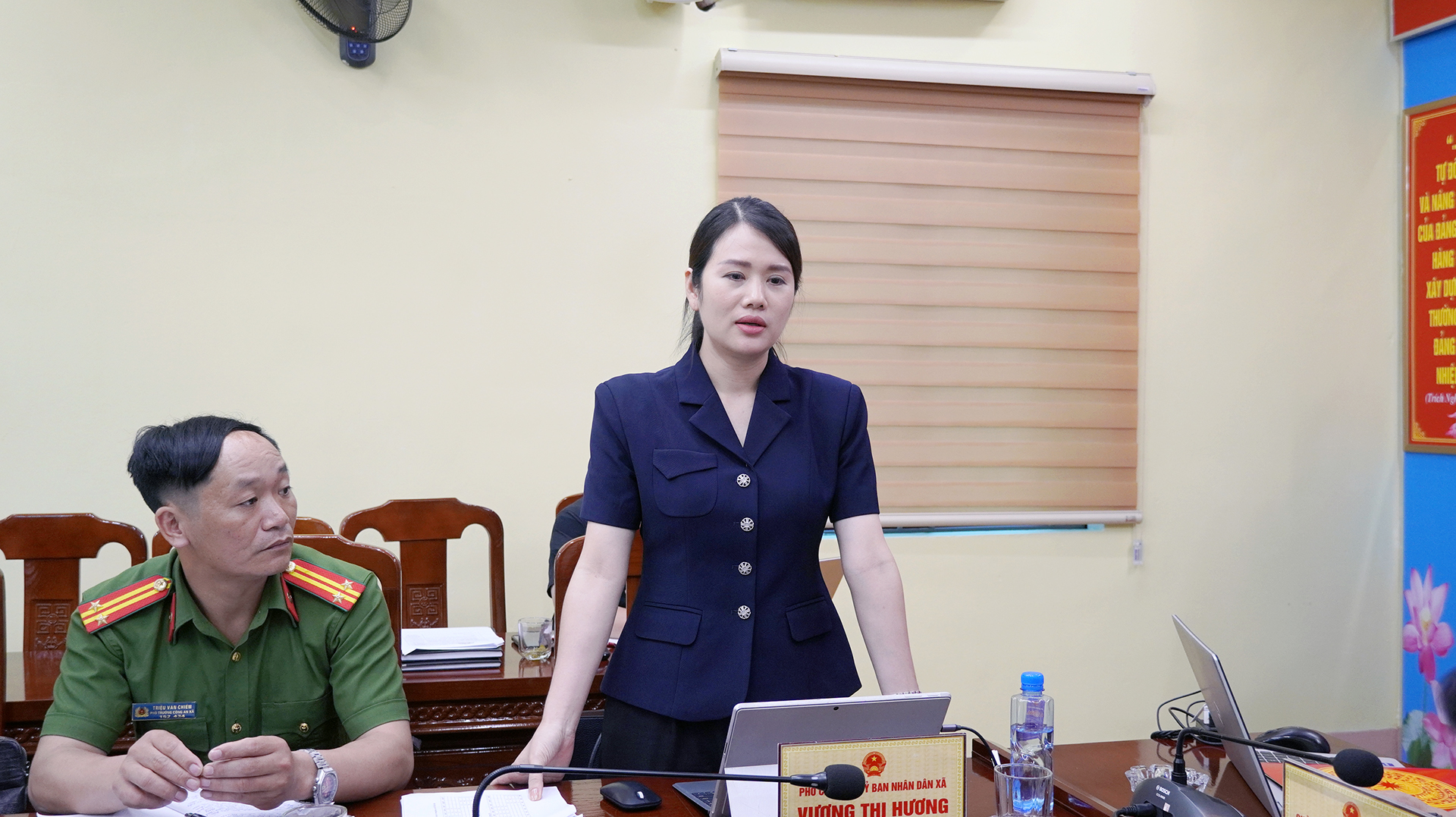 phi&ecirc;n họp UBND x&atilde; T5 (8).jpg