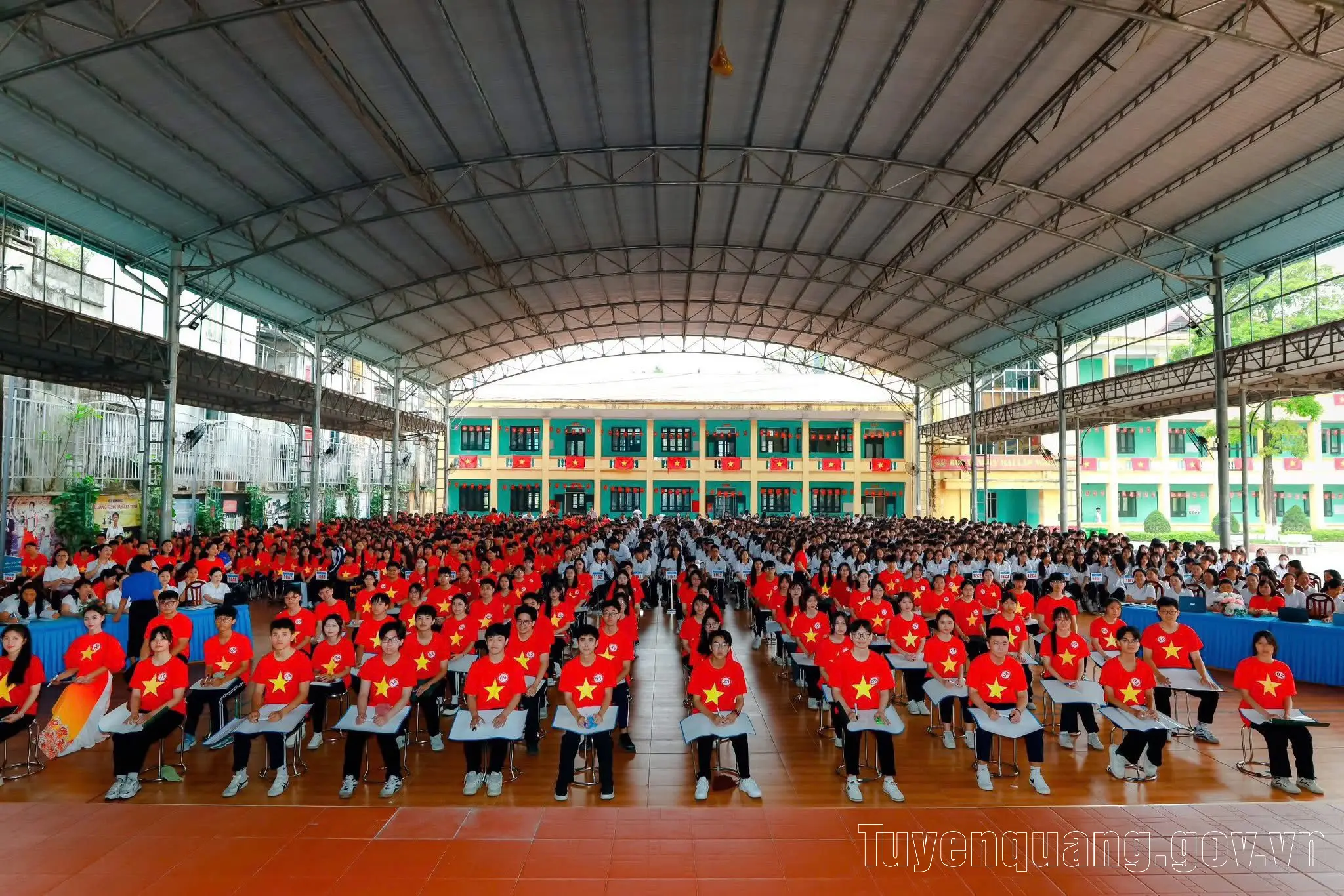 Thực hiện ngay từ năm học 2025 - 2026 chính sách miễn, giảm, hỗ trợ học phí và giá dịch vụ
