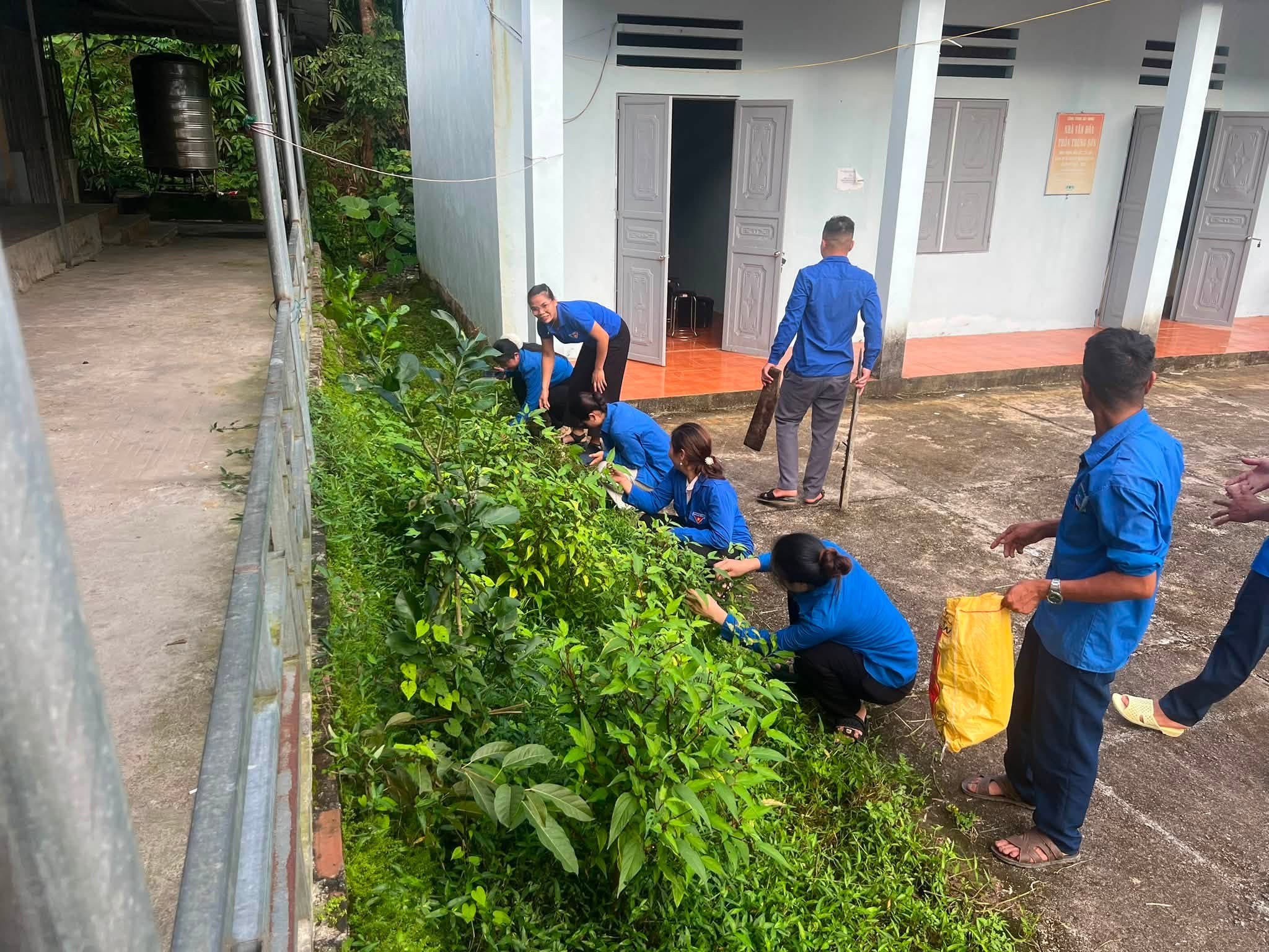 Đoàn Thanh niên xã Thượng Sơn ra quân hưởng ứng “Ngày Chủ nhật xanh” lần thứ III
