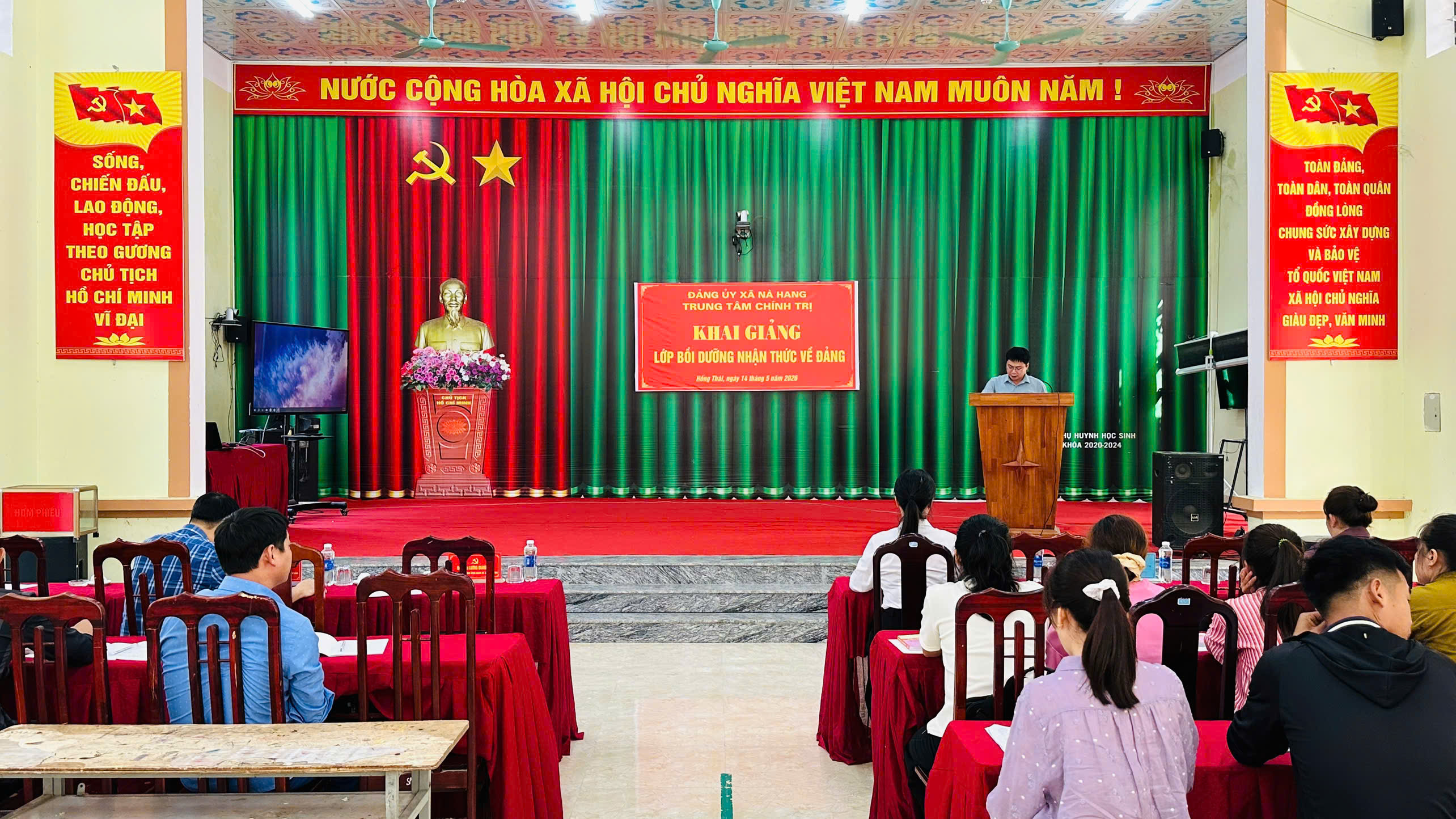 Khai giảng lớp bồi dưỡng nhận thức về Đảng năm 2026