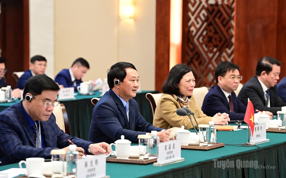 Tuyen Quang, Guangxi Party Leaders hold talks in Nanning