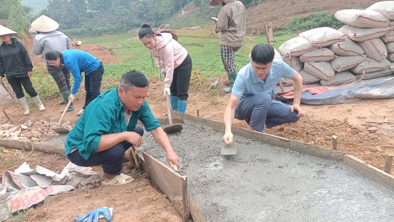 MTTQ VÀ CÁC TỔ CHỨC CT-XH XÃ QUANG BÌNH TỔ CHỨC ĐỔ ĐƯỜNG GIAO THÔNG NÔNG THÔN- CÔNG TRÌNH CHÀO MỪNG ĐẠI HỘI ĐẠI BIỂU TOÀN QUỐC MTTQ VIỆT NAM VÀ CÁC TỔ CHỨC CT-XH, NHIỆM KỲ 2026-2031