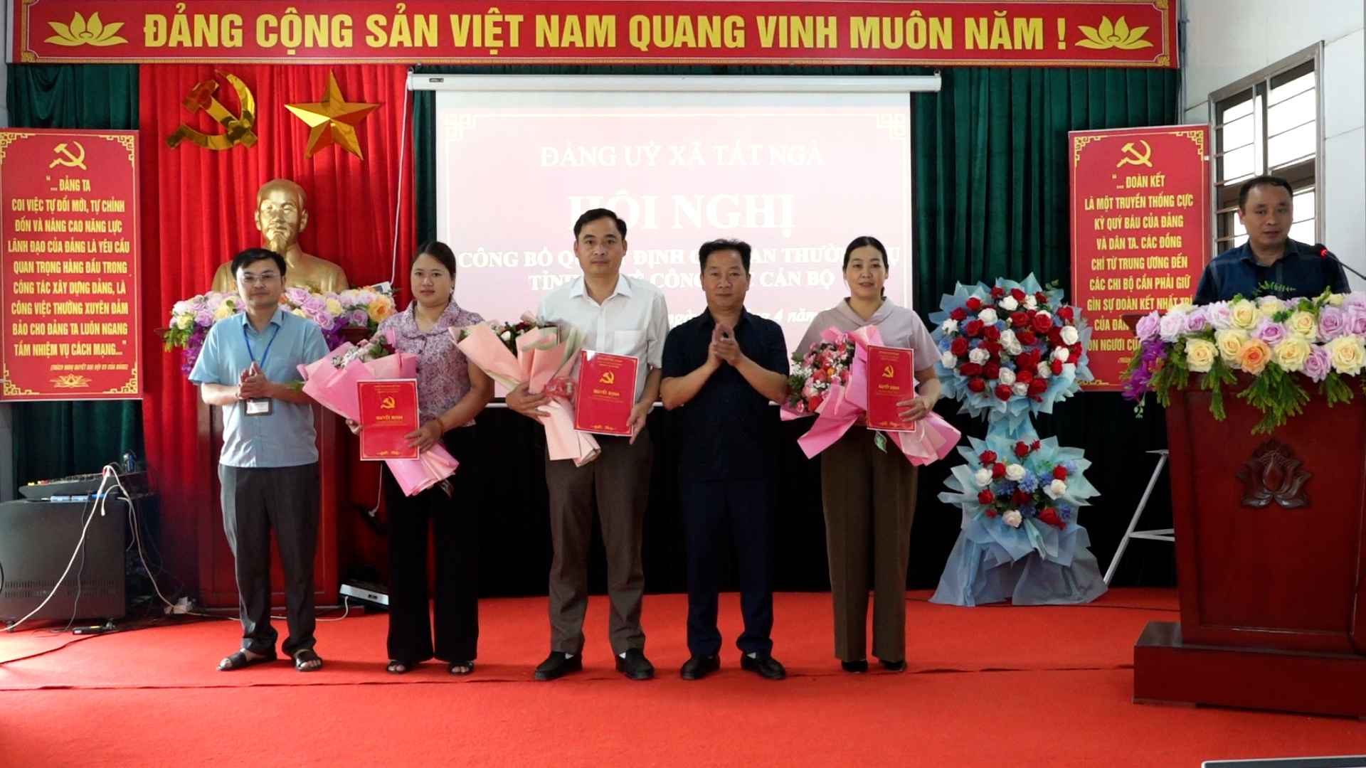 Tát Ngà: Công bố quyết định của Ban Thường vụ Tỉnh ủy về công tác cán bộ