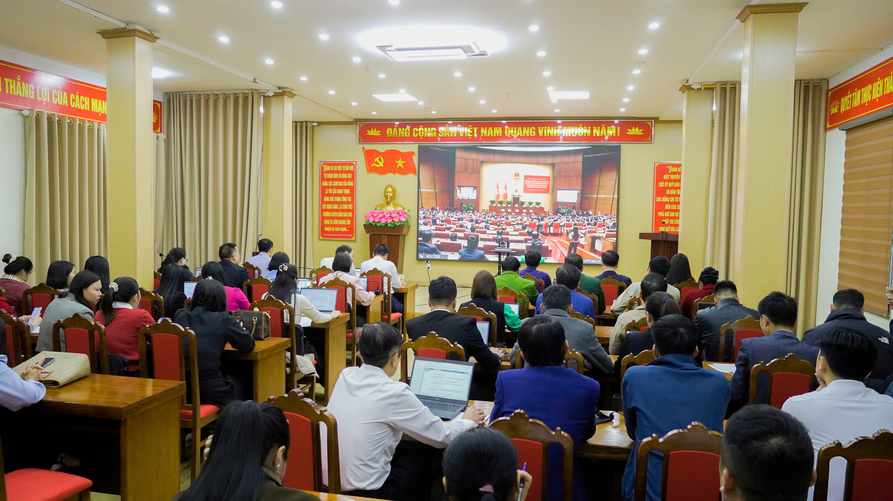 Hội nghị toàn quốc quán triệt Nghị quyết số 79 và 80 của Bộ Chính trị