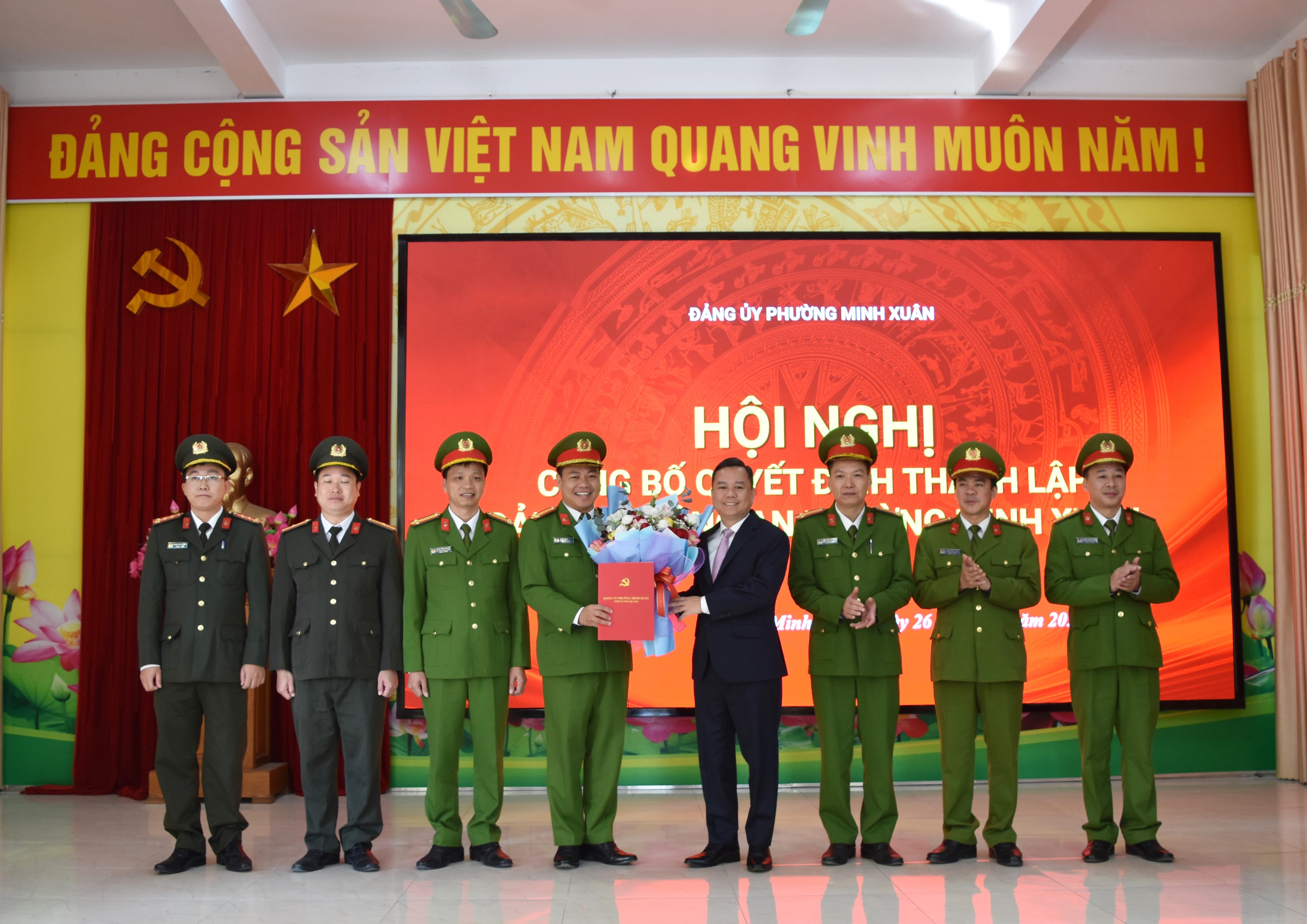 Hội nghị Công bố Quyết định thành lập Đảng bộ Công an phường Minh Xuân