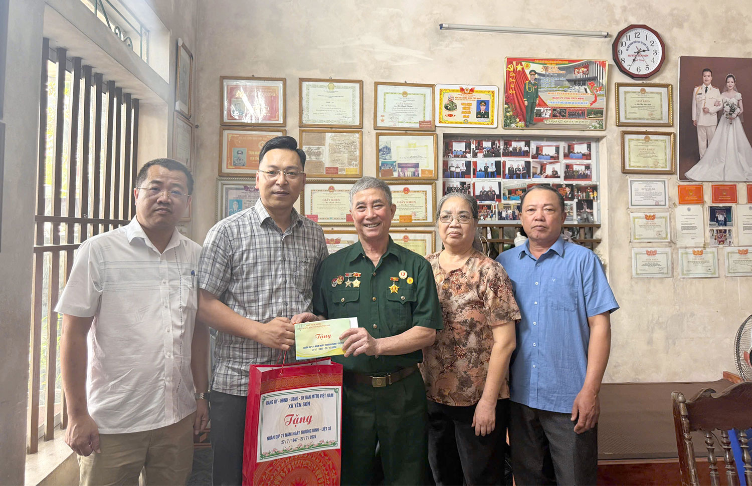 pct-Tuan-tang-qua-27.jpg