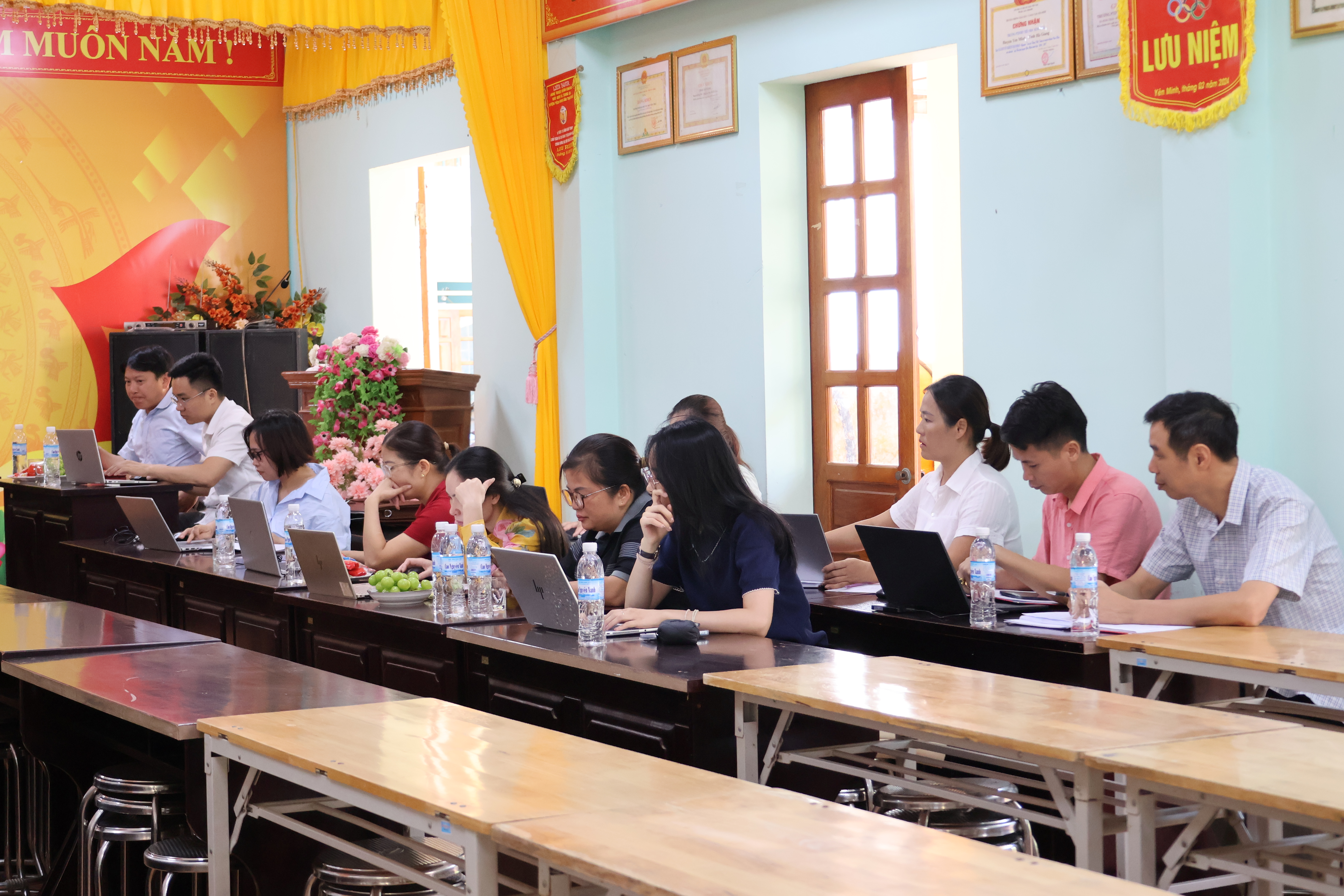 HỘI NGHỊ BÀN GIAO, TIẾP NHẬN CÁC CƠ SỞ GIÁO DỤC SAU SẮP XẾP TRÊN ĐỊA BÀN XÃ THẮNG MỐ