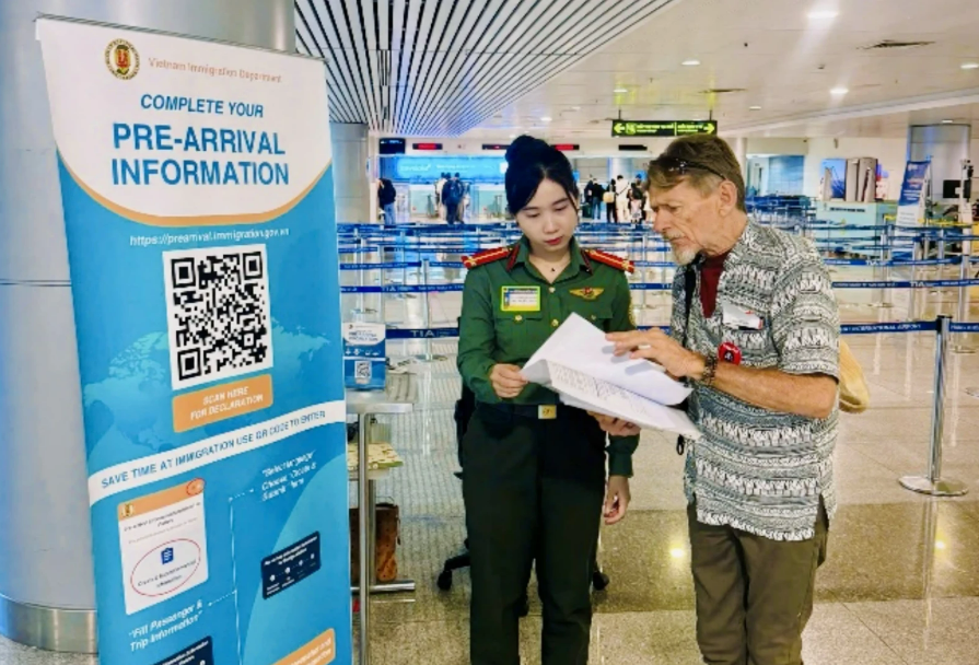 SỬA ĐỔI, BỔ SUNG MỘT SỐ QUY ĐỊNH VỀ MẪU GIẤY TỜ LIÊN QUAN ĐẾN NHẬP CẢNH, XUẤT CẢNH, CƯ TRÚ CỦA NGƯỜI NƯỚC NGOÀI TẠI VIỆT NAM