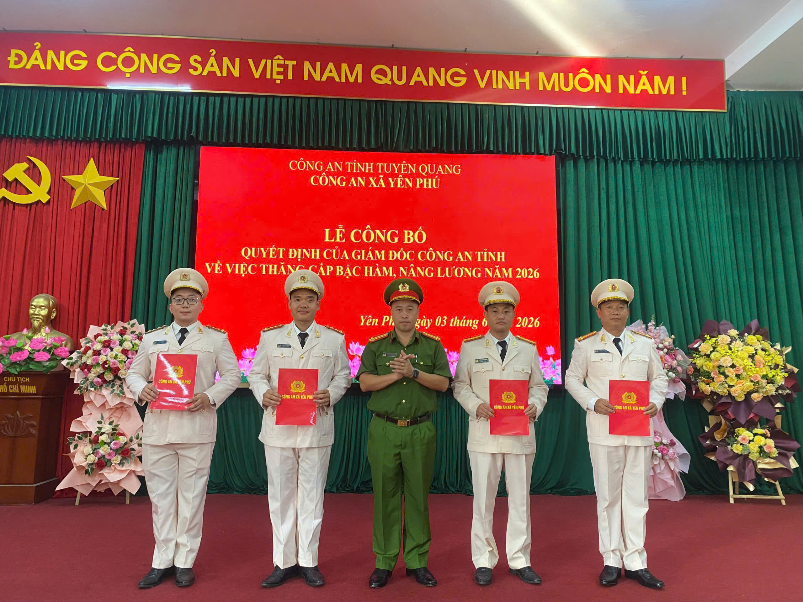 CÔNG AN XÃ YÊN PHÚ TỔ CHỨC LỄ CÔNG BỐ QUYẾT ĐỊNH CỦA GIÁM ĐỐC CÔNG AN TỈNH VỀ THĂNG CẤP BẬC HÀM, NÂNG BẬC LƯƠNG NĂM 2026