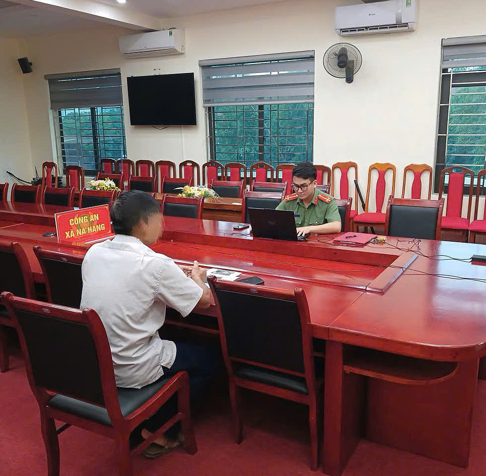 CÔNG AN XÃ NÀ HANG CẢNH BÁO NGƯỜI DÂN KHÔNG TƯƠNG TÁC VỚI THÔNG TIN XẤU, ĐỘC TRÊN MẠNG XÃ HỘI