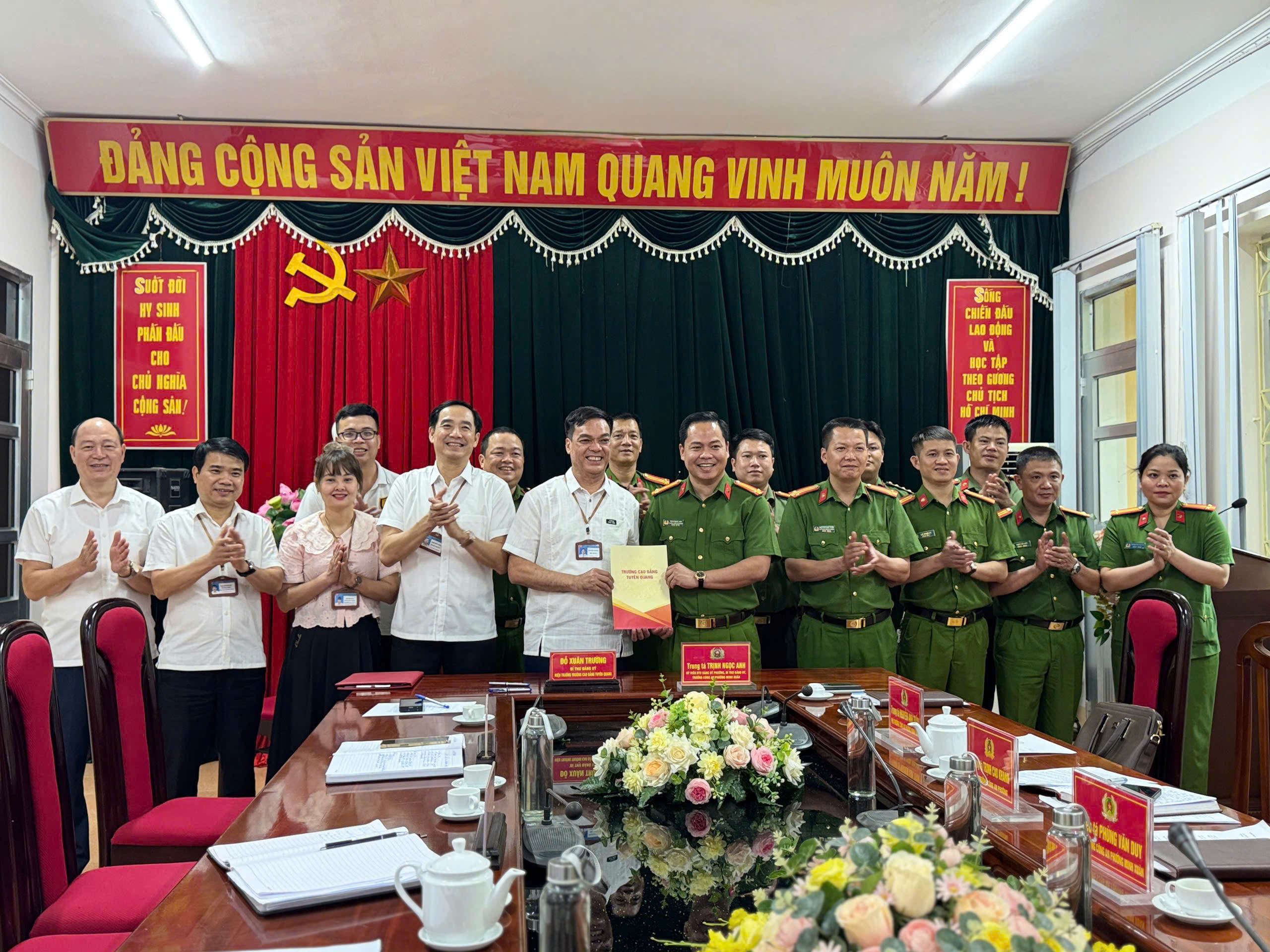 TĂNG CƯỜNG PHỐI HỢP BẢO ĐẢM AN NINH, TRẬT TỰ TRONG MÔI TRƯỜNG GIÁO DỤC