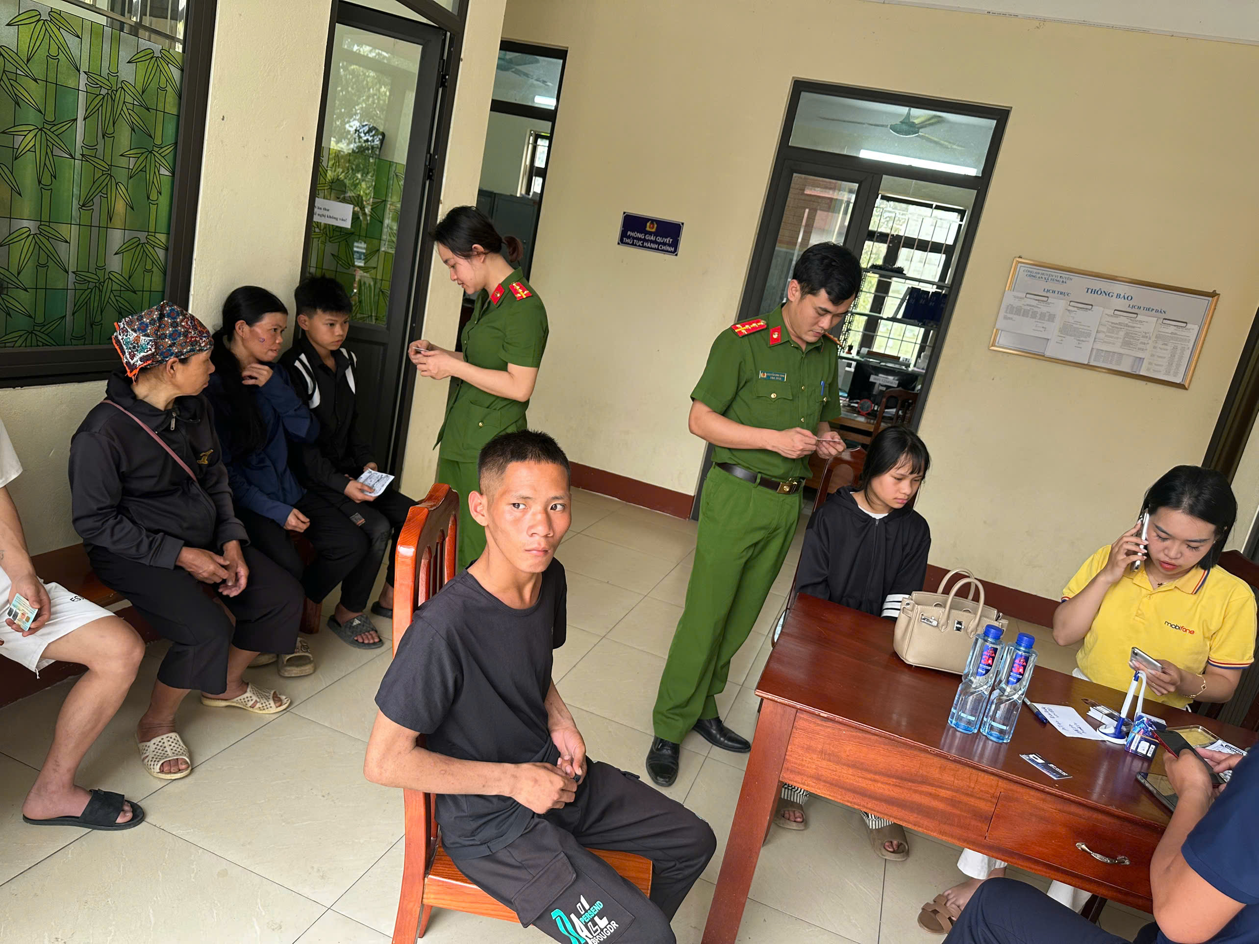 “TUỔI TRẺ CÔNG AN XÃ TÙNG BÁ VỚI CHUYỂN ĐỔI SỐ”