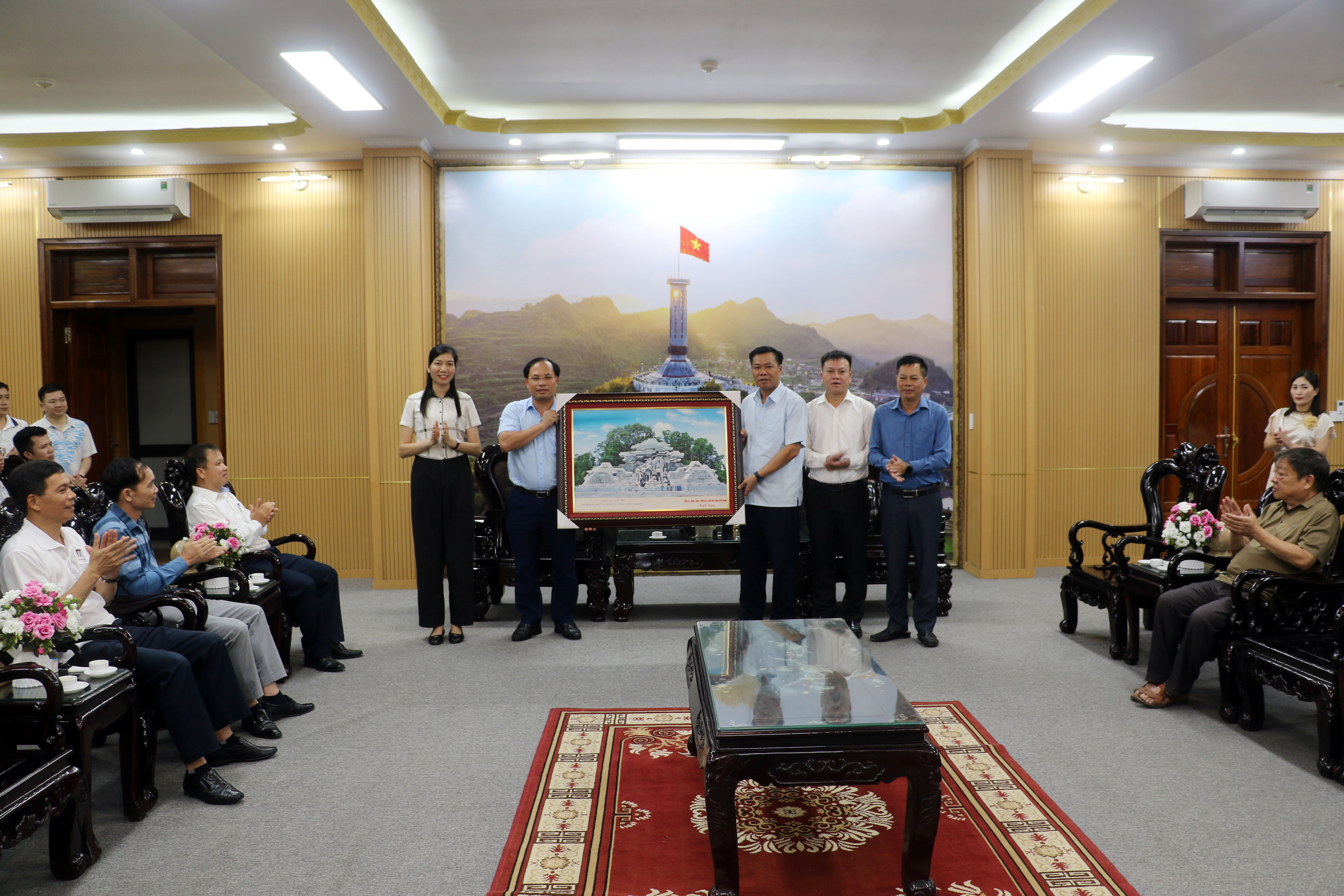 Giao lưu, kết nghĩa chia sẻ kinh nghiệm giữa xã Lâm Bình và xã Đồng Văn, tỉnh Tuyên Quang