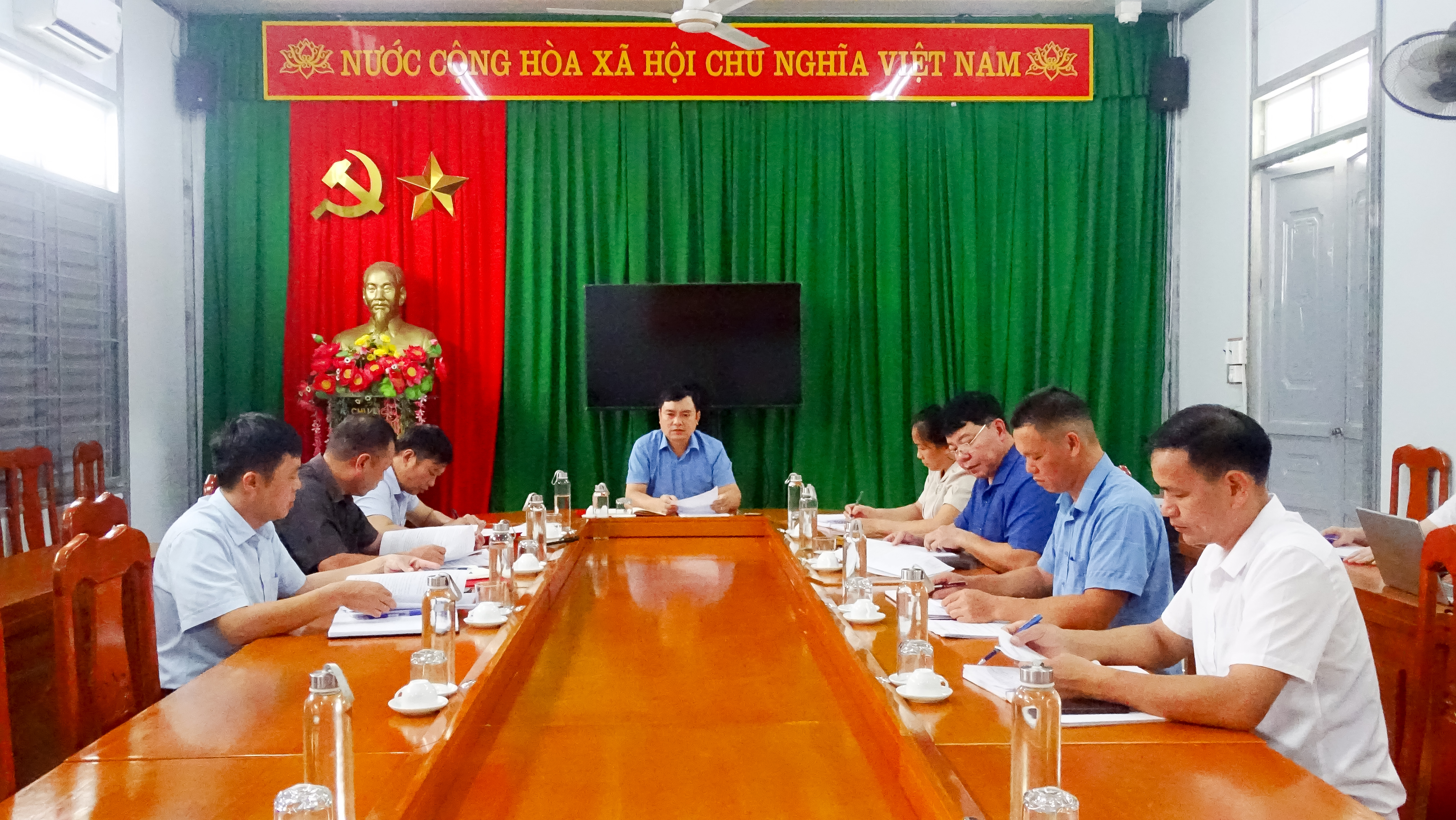 Thường trực HĐND xã tổ chức phiên họp thường kỳ tháng 8 năm 2026