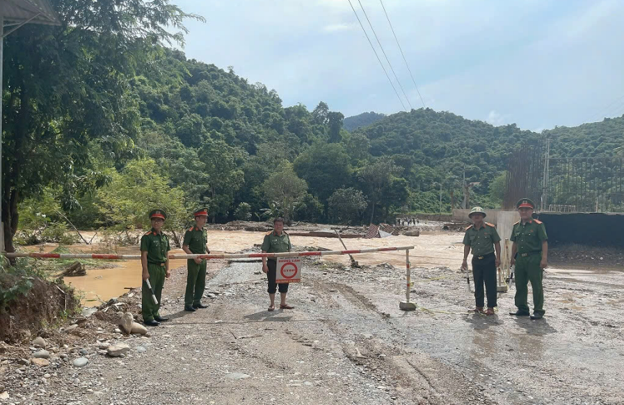 THỦ TƯỚNG CHÍNH PHỦ YÊU CẦU RÀ SOÁT, TỔ CHỨC SƠ TÁN DÂN CƯ KHỎI KHU VỰC NGUY CƠ BỊ NGẬP SÂU, LŨ QUÉT, SẠT LỞ ĐẤT