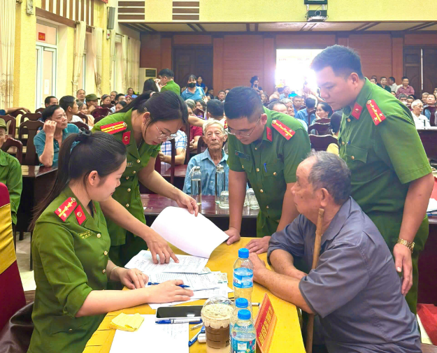CÔNG AN XÃ YÊN NGUYÊN VỚI "MỆNH LỆNH TỪ TRÁI TIM" TRONG HÀNH TRÌNH TÌM LẠI DANH TÍNH CÁC ANH HÙNG LIỆT SĨ 