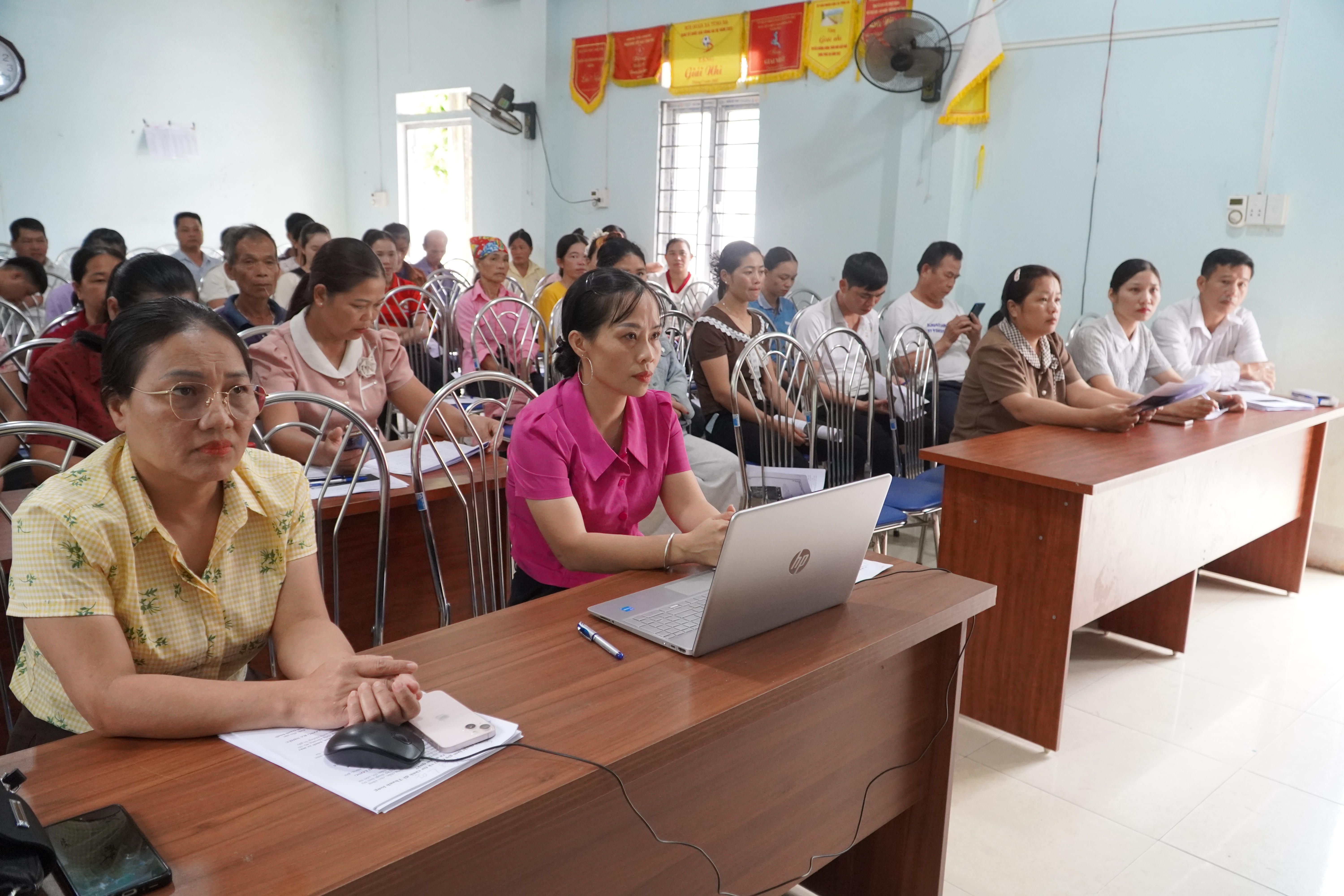 Tùng Bá tổ chức tập huấn kỹ thuật trồng, chăm sóc và bảo quản nông sản
