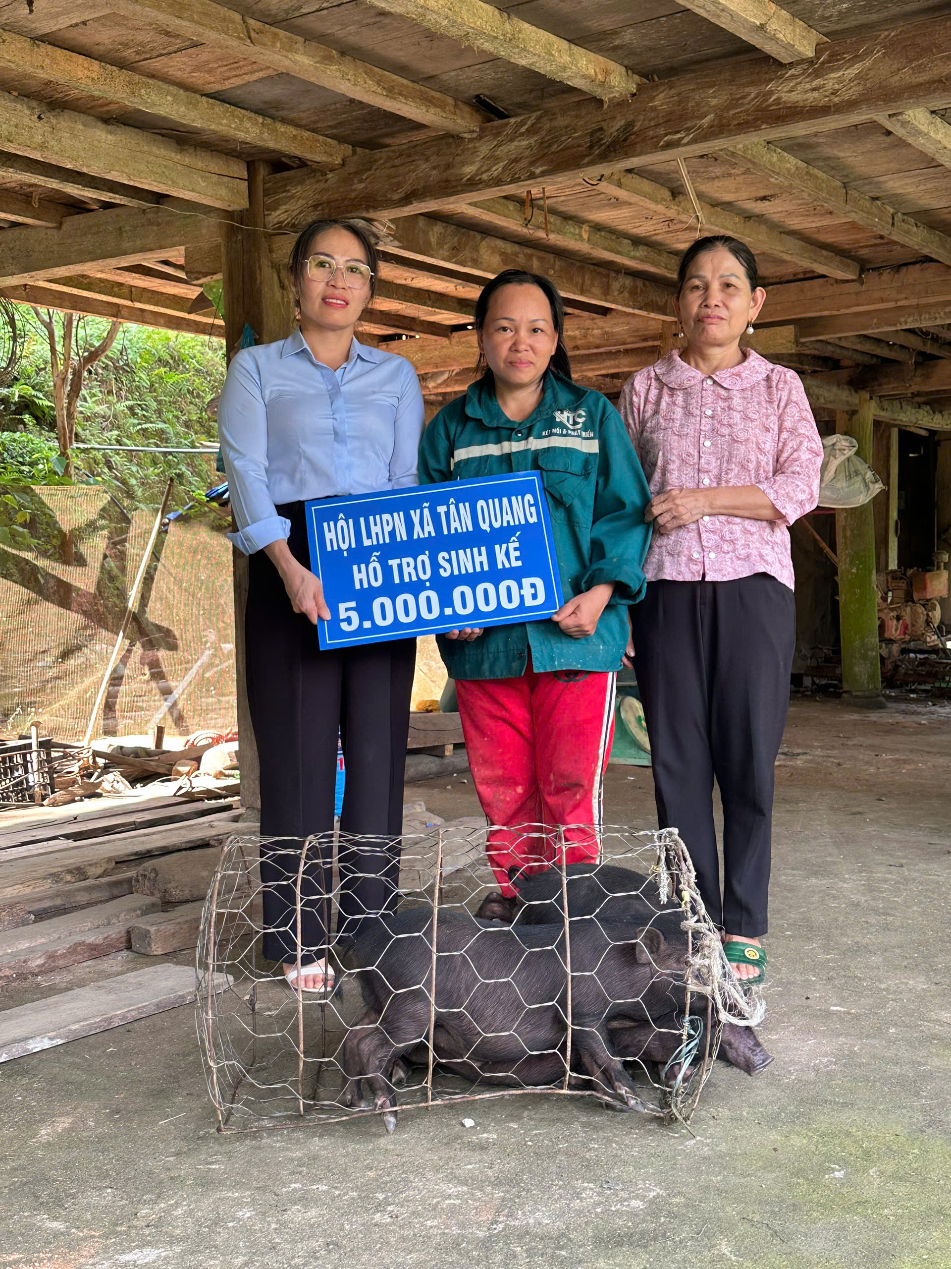 HỘI LHPN XÃ TÂN QUANG: HỖ TRỢ SINH KẾ, ĐỒNG HÀNH CÙNG HỘI VIÊN PHỤ NỮ CẬN NGHÈO VƯƠN LÊN THOÁT NGHÈO BỀN VỮNG