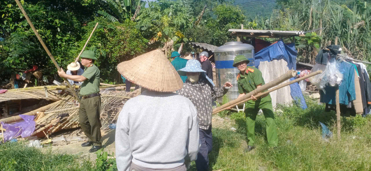 Sập nhà 4.jpg