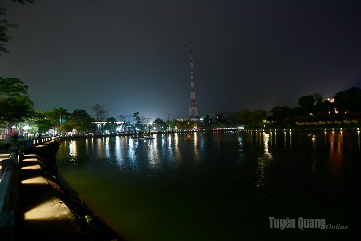 Thiết thực hưởng ứng Giờ trái đất