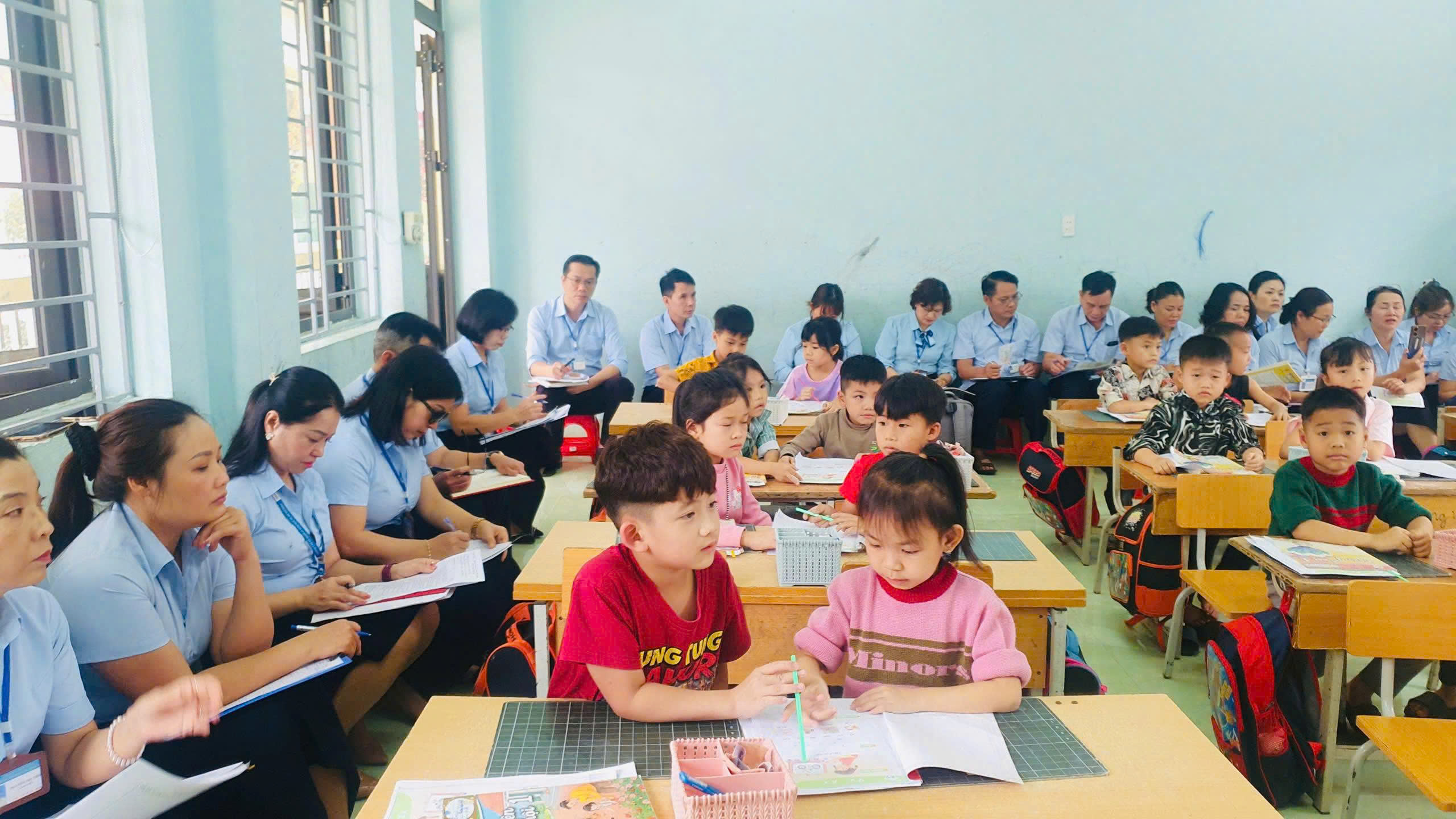 HỘI THẢO CHUYÊN MÔN DỰ GIỜ NGHIÊN CỨU TÌM HIỂU BỘ SÁCH GIÁO KHOA" KẾT NỐI TRI THỨC VỚI CUỘC SỐNG" 