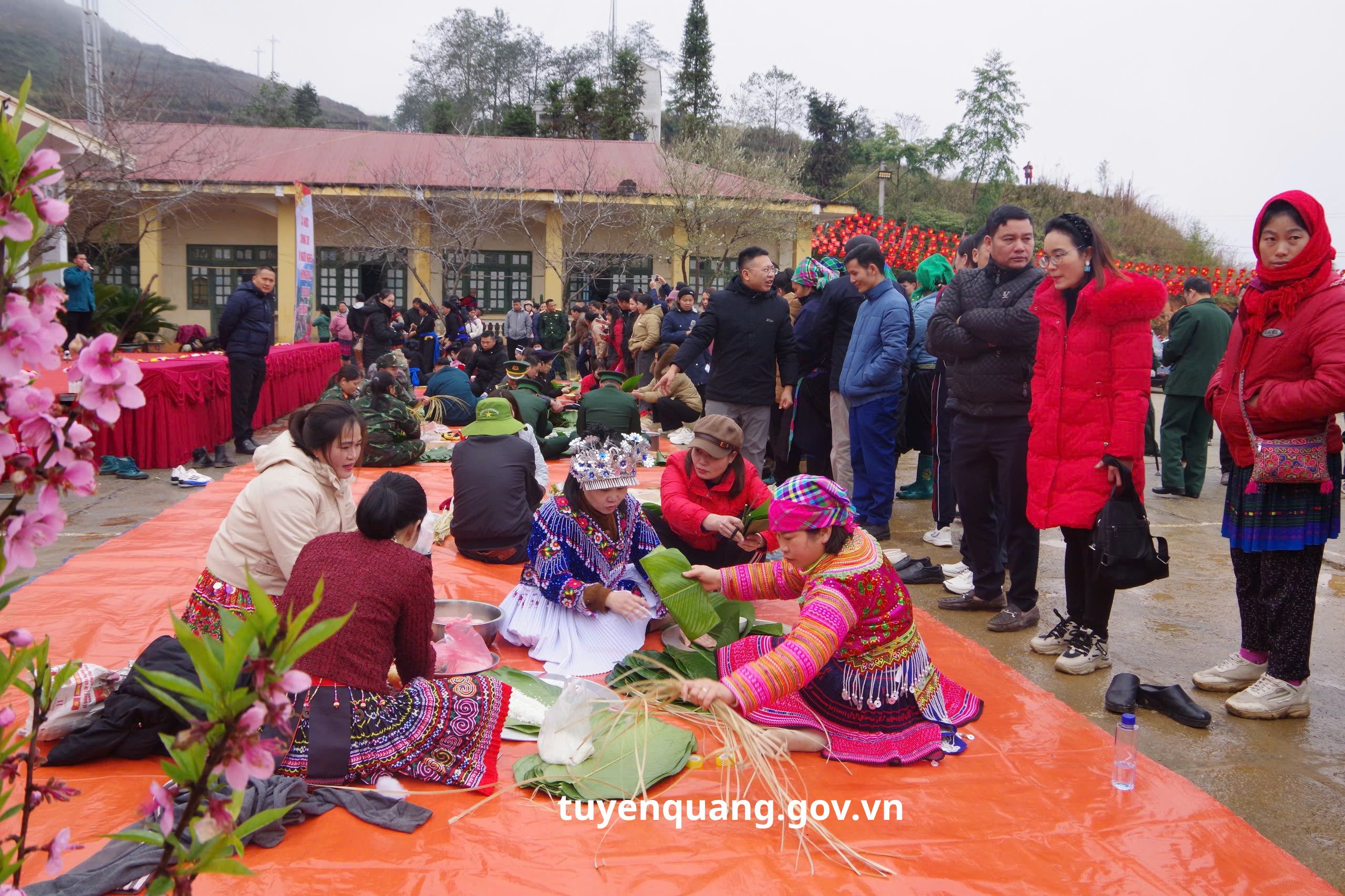 “Xuân Biên phòng – Ấm lòng dân bản”: Lan tỏa hơi ấm mùa xuân nơi biên cương Tuyên Quang