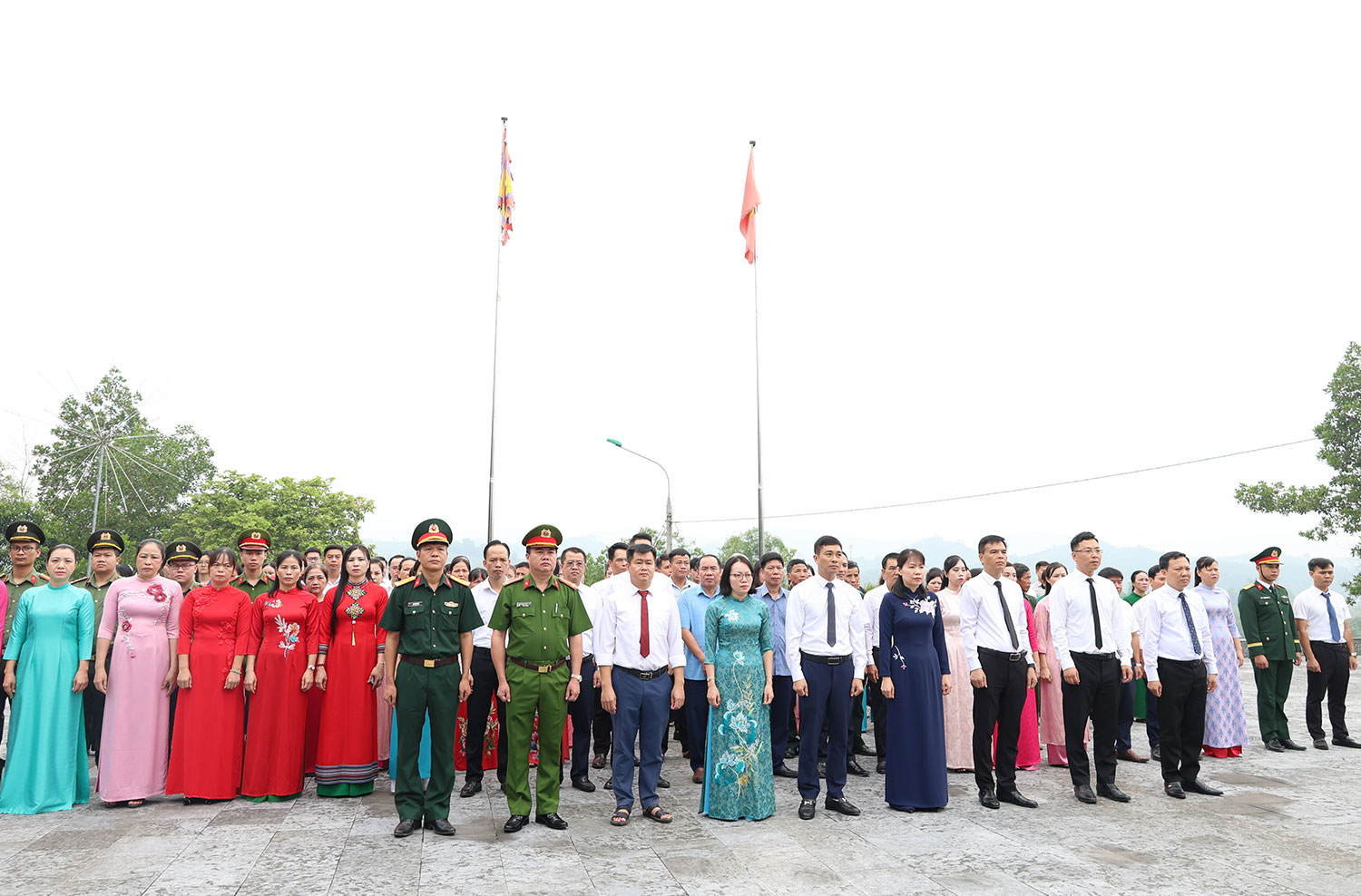 Xã Yên Sơn dâng hương tri ân các anh hùng liệt sỹ nhân kỷ niệm 79 năm Ngày Thương binh Liệt sỹ