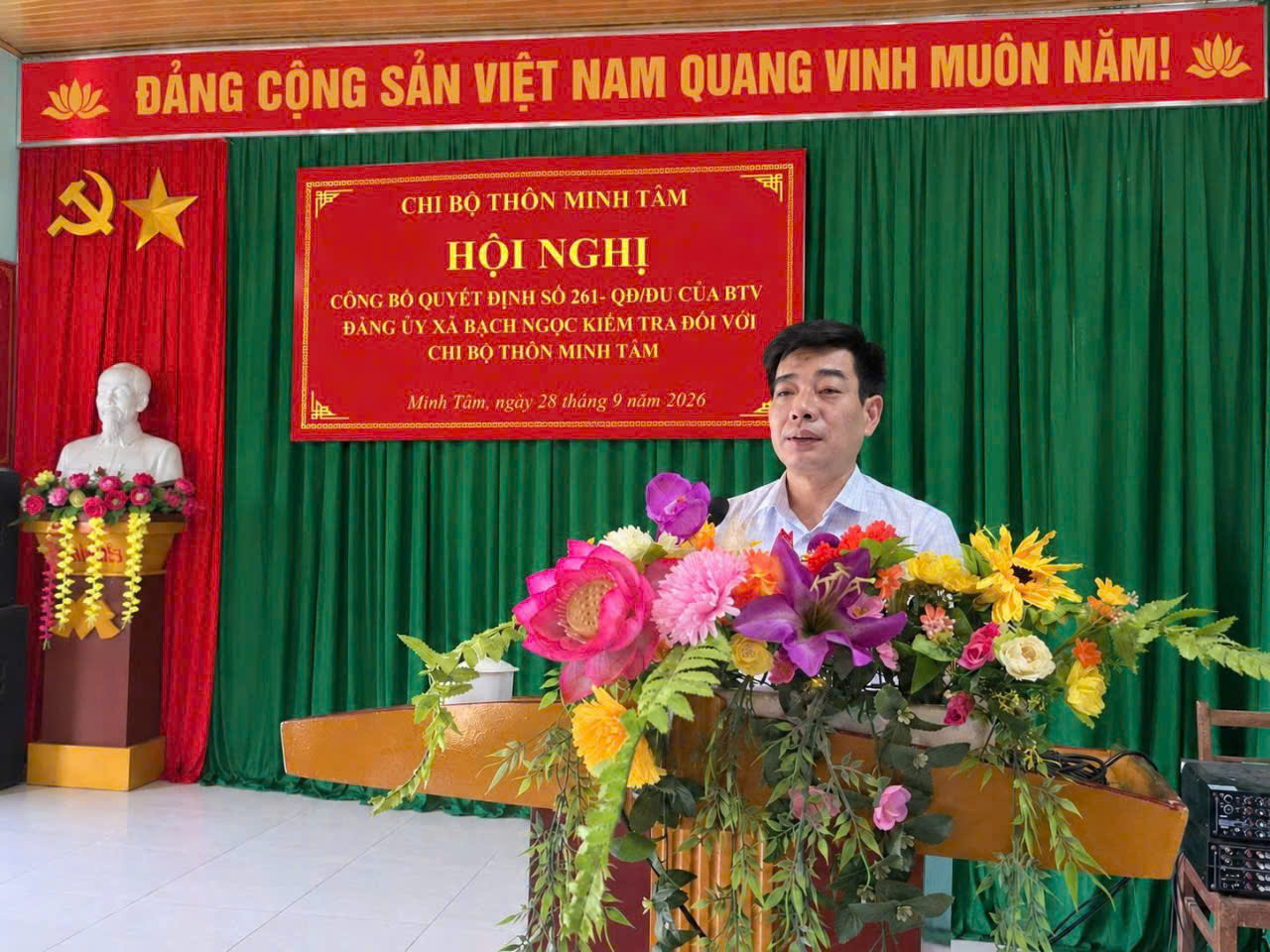 Ban Thường vụ Đảng ủy xã Bạch Ngọc công bố các quyết định kiểm tra đối với các chi bộ