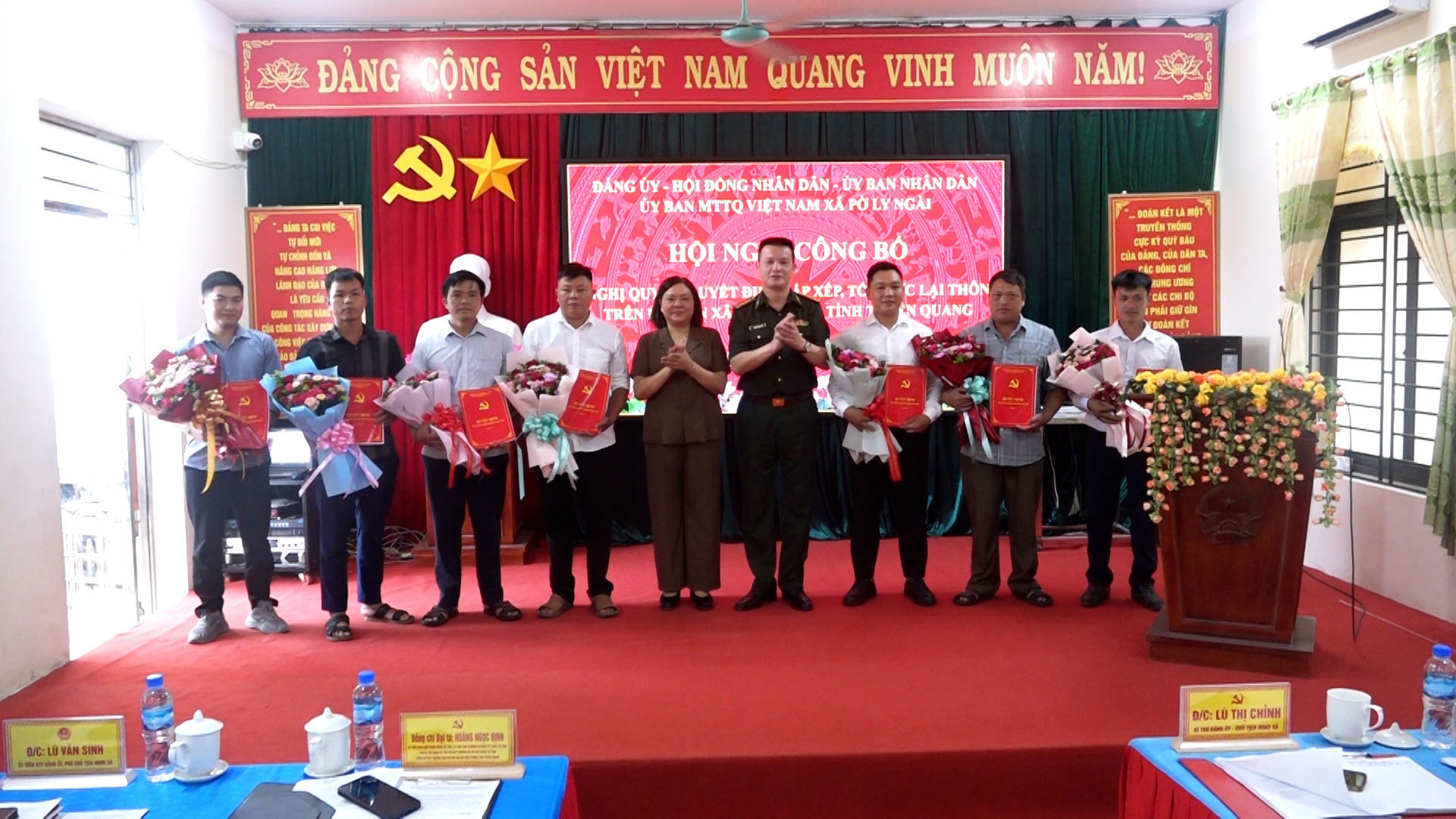 Hội nghị Công bố các Nghị quyết, Quyết định sắp xếp, tổ chức lại thôn trên địa bàn xã Pờ Ly Ngài