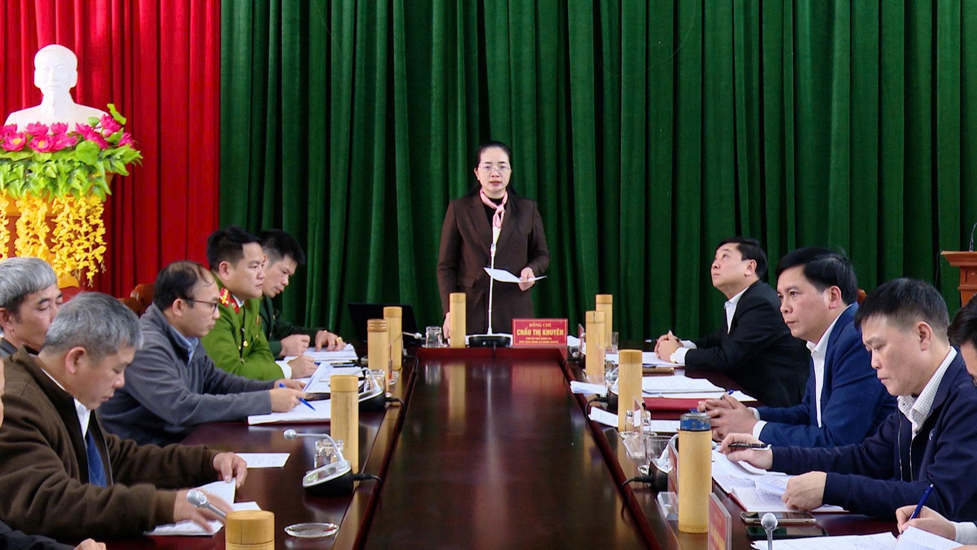 Uỷ ban nhân dân xã Minh Quang họp triển khai nhiệm vụ gặp mặt, trao quyết định, tặng quà tiễn đưa công dân nhập ngũ năm 2026