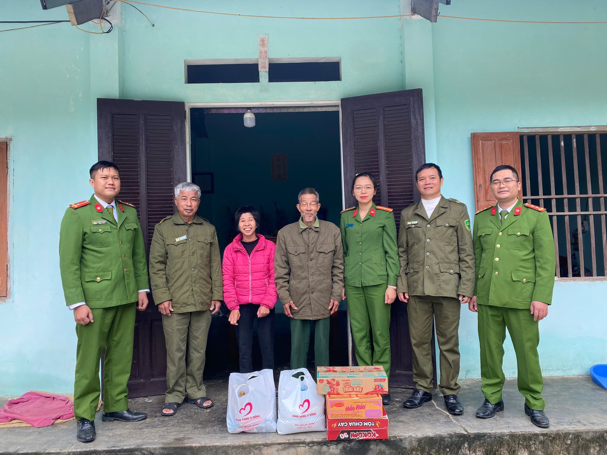 “GIAN HÀNG 0 ĐỒNG” - SẺ CHIA ĐỂ KHÔNG AI BỊ BỎ LẠI PHÍA SAU