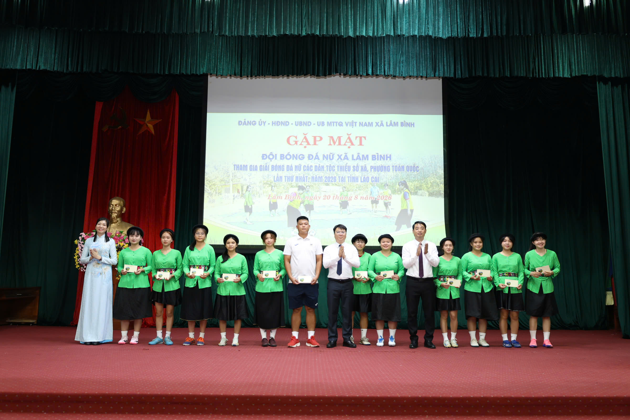 Lâm Bình gặp mặt đội bóng đá nữ tham dự Giải bóng đá nữ các dân tộc thiểu số xã, phường toàn quốc lần thứ I, năm 2026