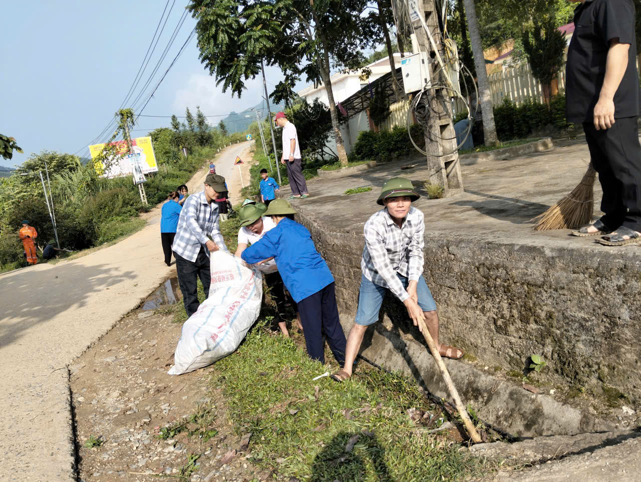 XÃ ĐỒNG TÂM TỔ CHỨC LỄ RA QUÂN HƯỞNG ỨNG PHONG TRÀO THI ĐUA TOÀN DÂN CHUNG TAY BẢO VỆ MÔI TRƯỜNG VÌ MỘT VIỆT NAM XANH, SẠCH, ĐẸP VÀ NGÀY TOÀN DÂN TIẾT KIỆM, CHỐNG LÃNG PHÍ NĂM 2026