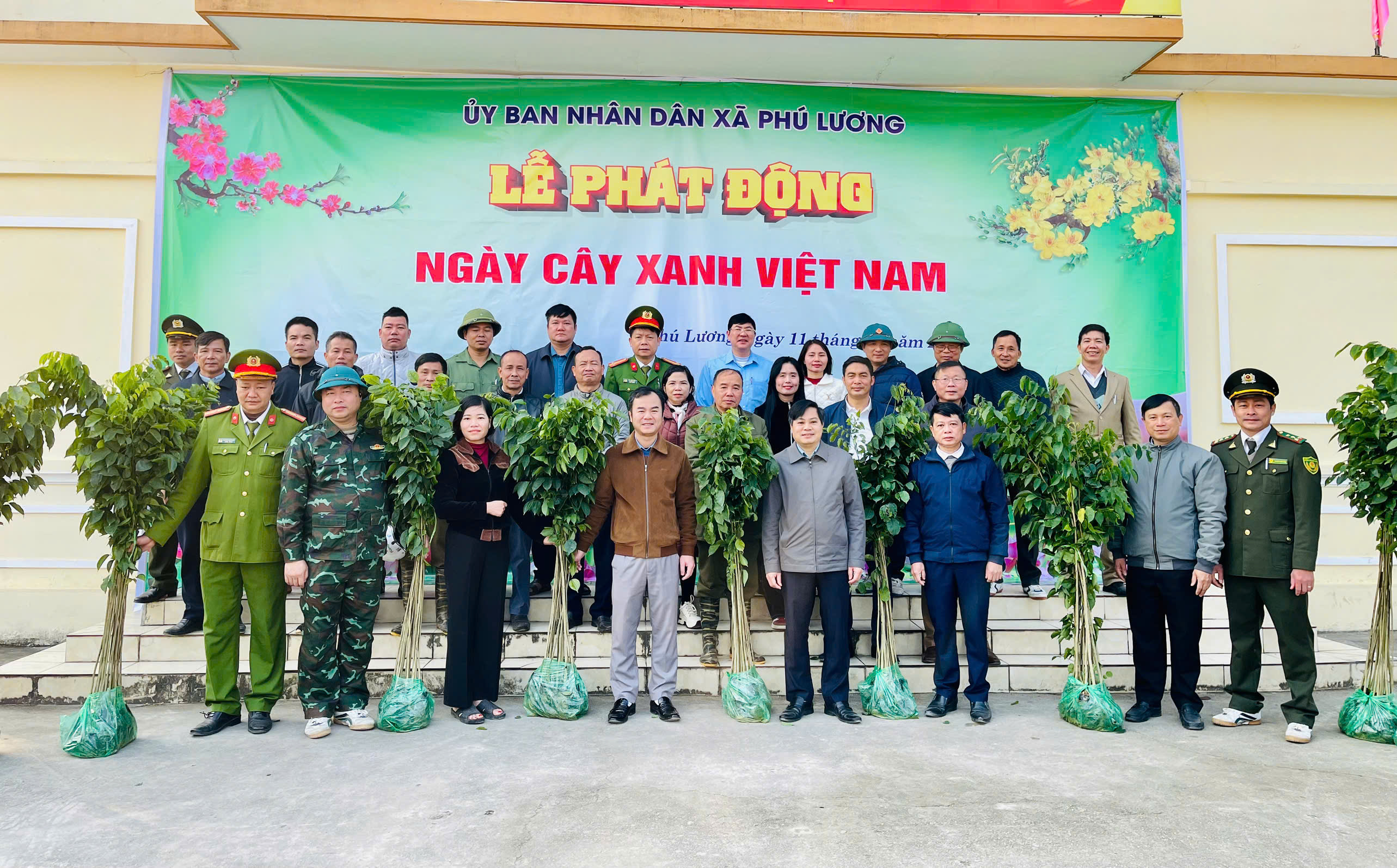 ỦY BAN NHÂN DÂN XÃ PHÚ LƯƠNG PHÁT ĐỘNG CHƯƠNG TRÌNH TRỒNG CÂY XANH NĂM 2026