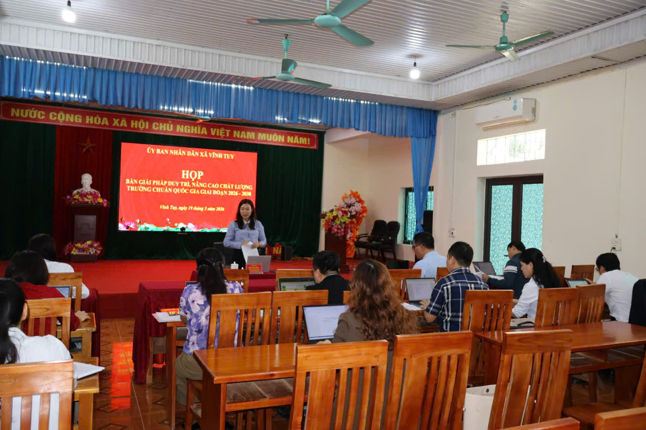 Họp s&aacute;ng 19,.jpg