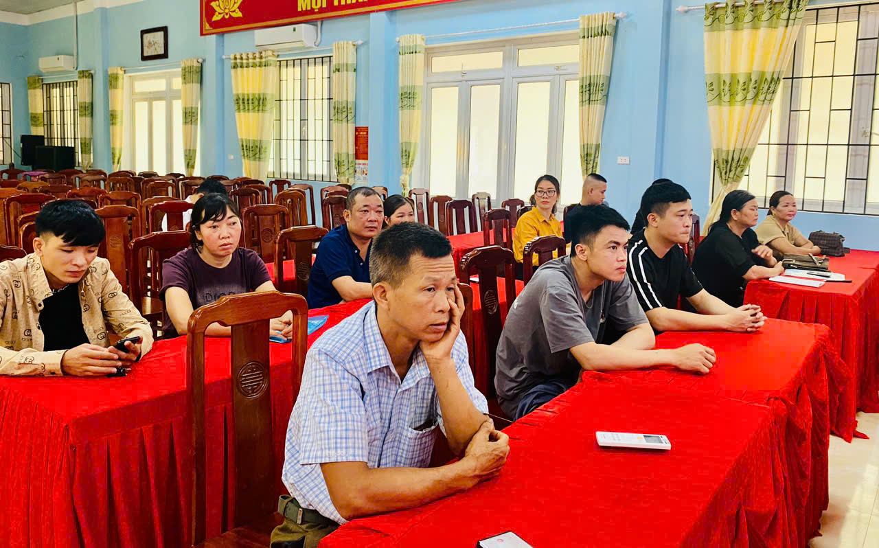 A3 c&aacute;c Tổ chức c&aacute; nh&acirc;n tham gia hội nghị tuy&ecirc;n truyền về ch&iacute;nh s&aacute;ch BHYT.jpg