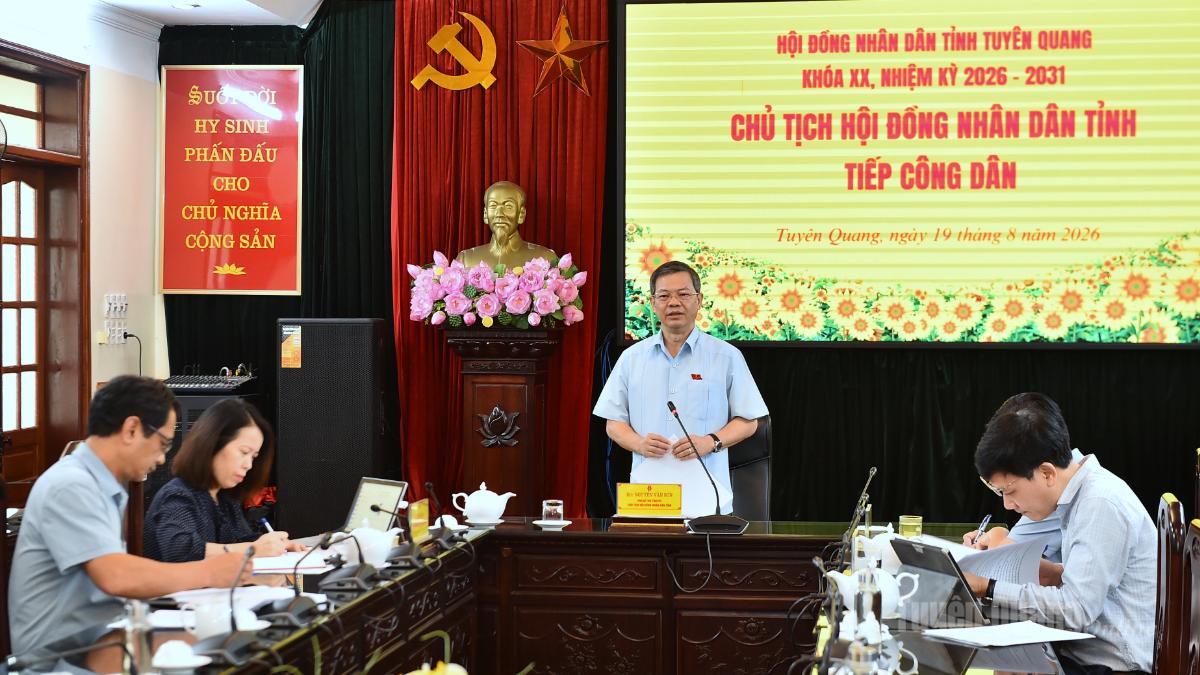 Chủ tịch HĐND tỉnh Nguyễn Văn Sơn tiếp công dân xã Tân Quang