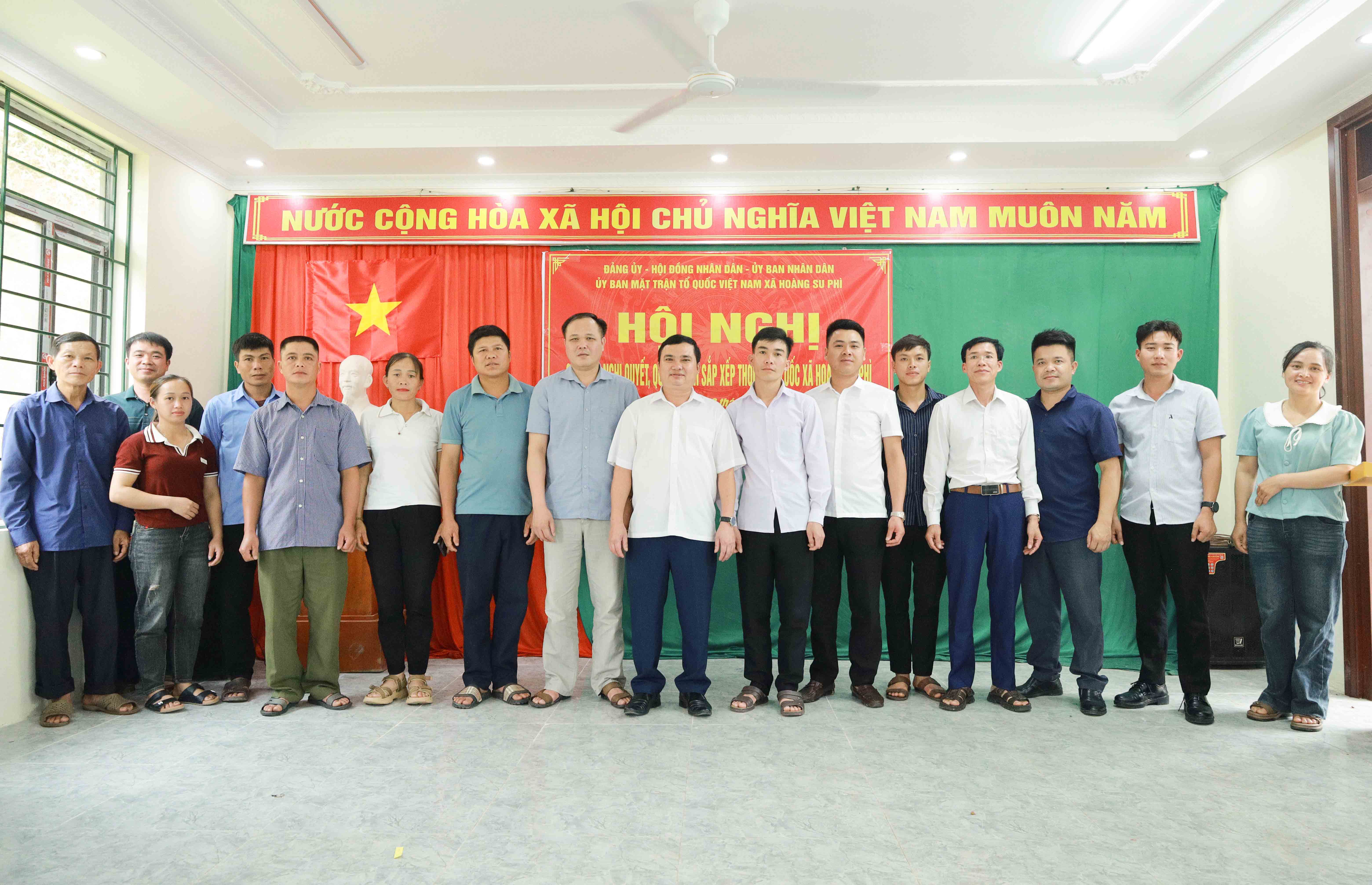 Xã Hoàng Su Phì t  ổ chức công bố Nghị quyết, Quyết định sắp xếp thôn Bản Luốc