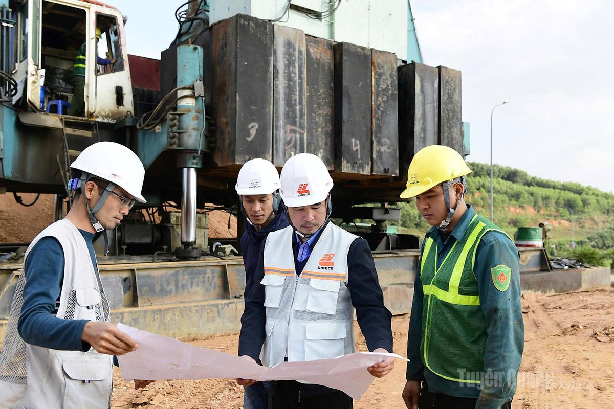 Unclogging Capital Flows Through Strategic Layout