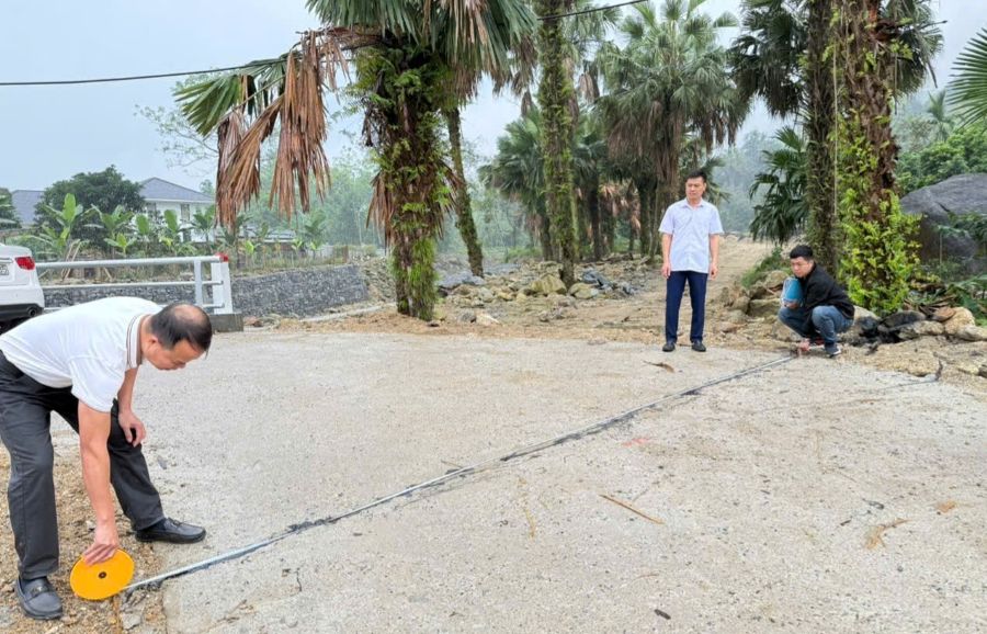 Nghiệm thu công trình xây dựng cầu tràn thôn Thượng Mỹ và đánh giá hiện trạng công trình thủy lợi Hồ Nặm Mòong.