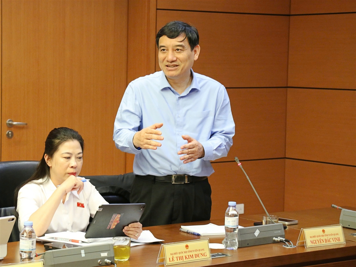 Đoàn Đại biểu Quốc hội tỉnh Tuyên Quang tham gia thảo luận tại Tổ